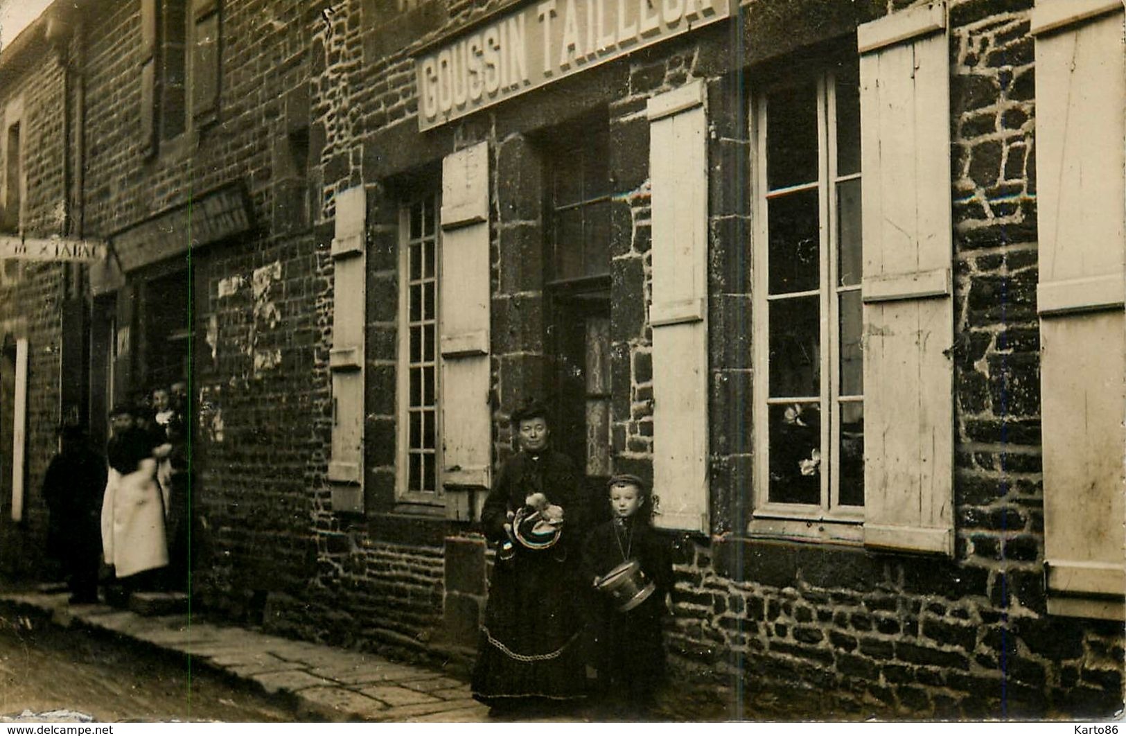 Gorron * Carte Photo * Devanture GOUSSIN Tailleur * Débit De Tabac BOURDON Débitant * Commerce Magasin * Petit Tambour - Gorron