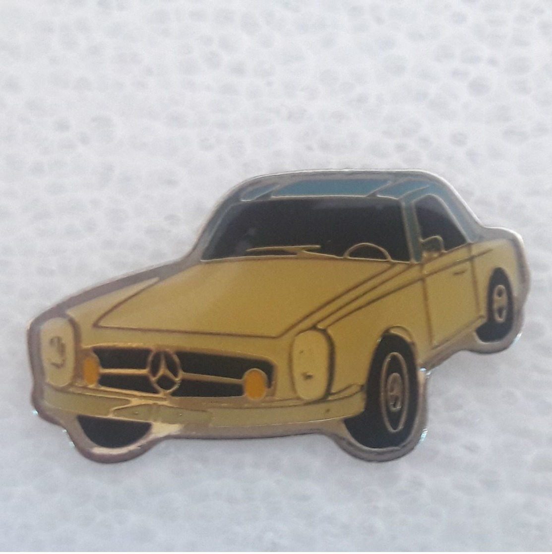 PINS MERCEDES MODELE N°44 - Mercedes