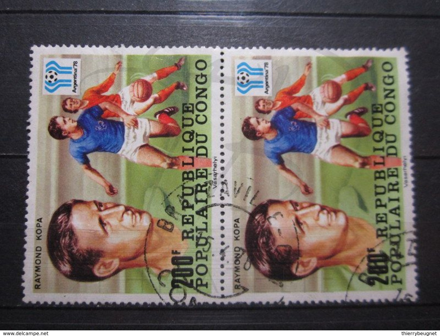 VEND BEAUX TIMBRES DU CONGO N° 489 EN PAIRE , OBLITERATION " BRAZZAVILLE " !!! - Afgestempeld