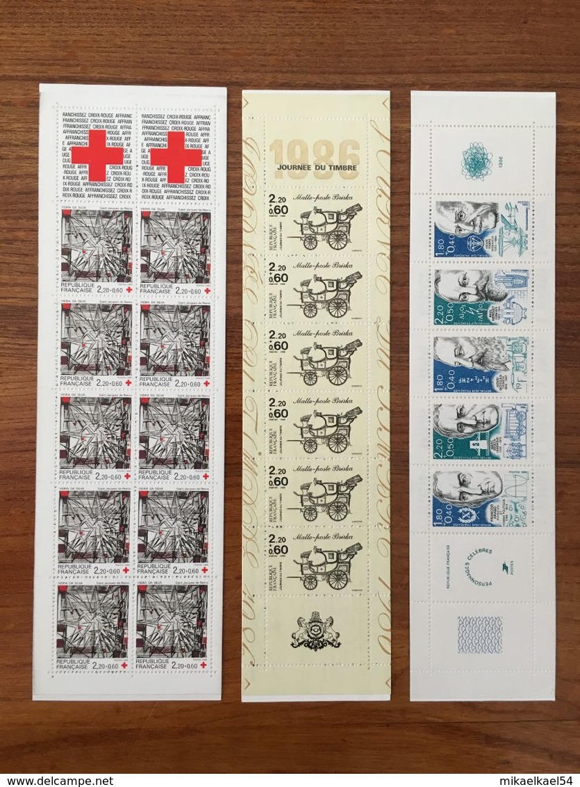 ENSEMBLE DES 3 CARNETS DE TIMBRES GOMMES ÉMIS En 1986, BC2400A, BC2411A, 2449a - Neufs, Non Pliés ** - Commémoratifs