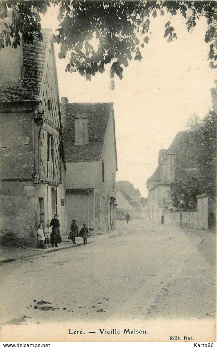 Léré * Une Rue Du Village - Lere