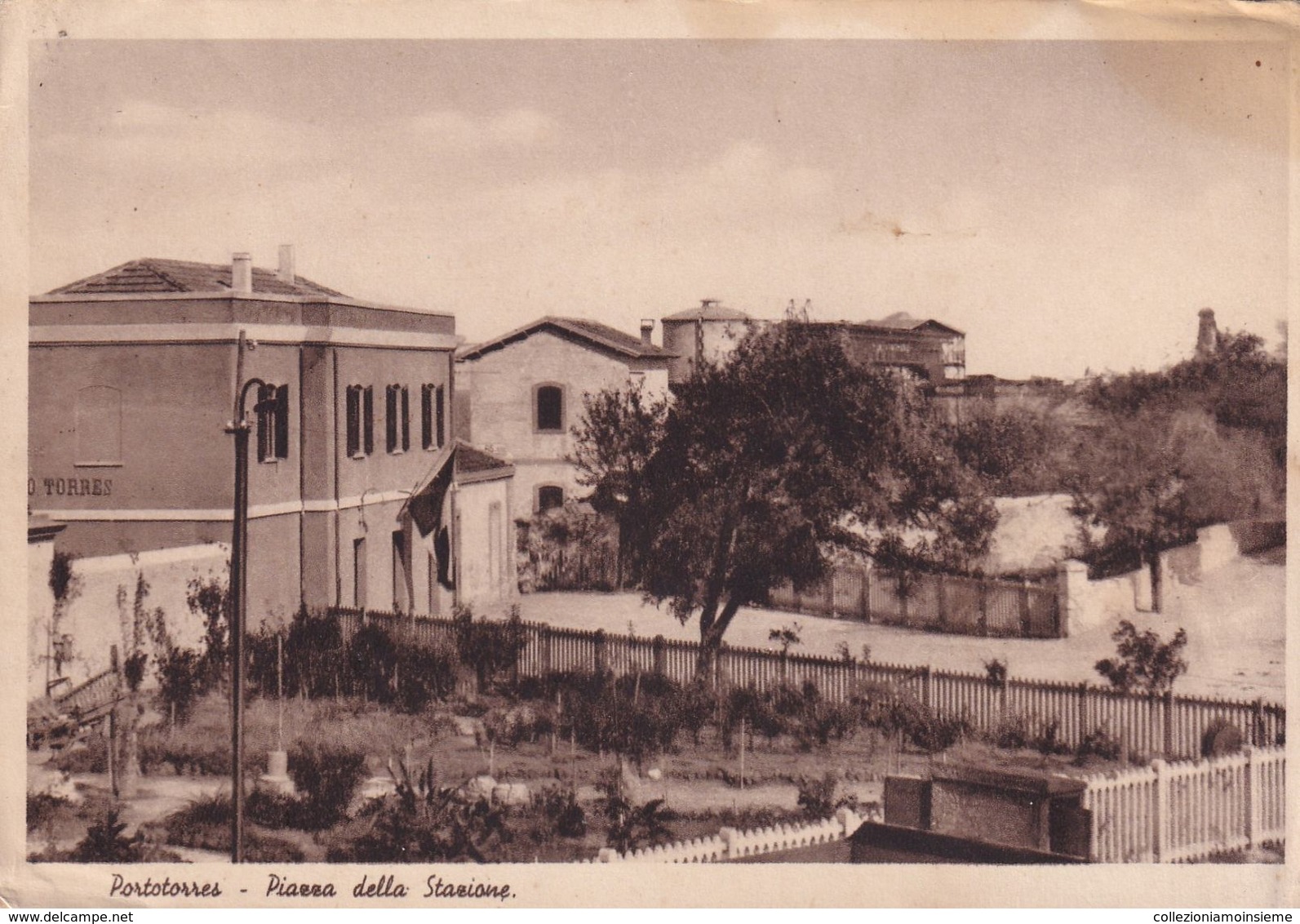 Cartolina Di Portotorres ( Sassari ) Piazza Della Stazione - Sassari