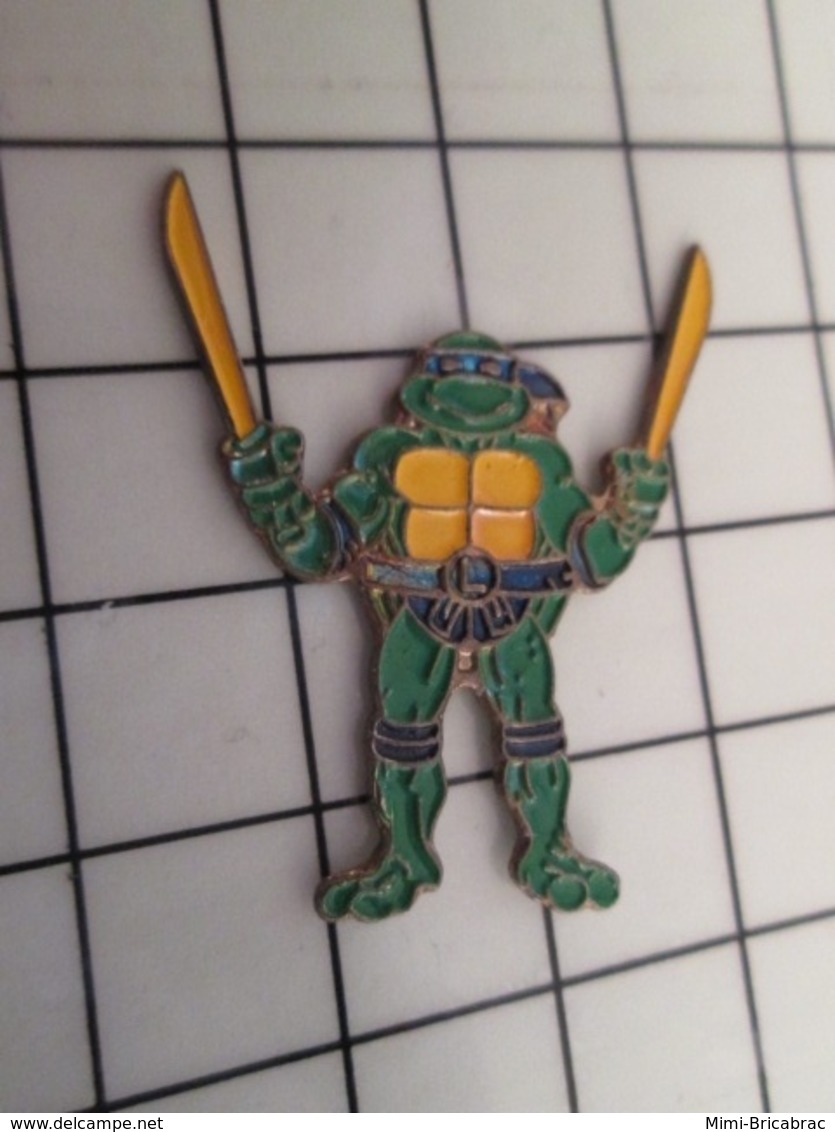 316b Pin's Pins / Rare & Belle Qualité !!! THEME CINEMA / DESSIN ANIME TORTUE NINJA PRET A DECOUPER LA PIZZA - Cine