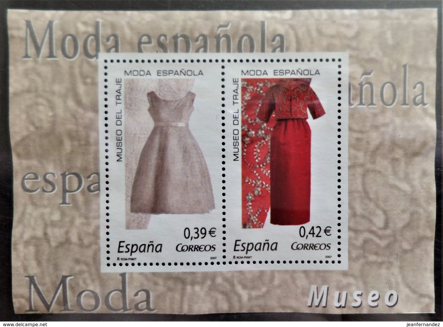 Moitié Du Bloc Feuillet Moda Española N° 4354 - Oblitérés