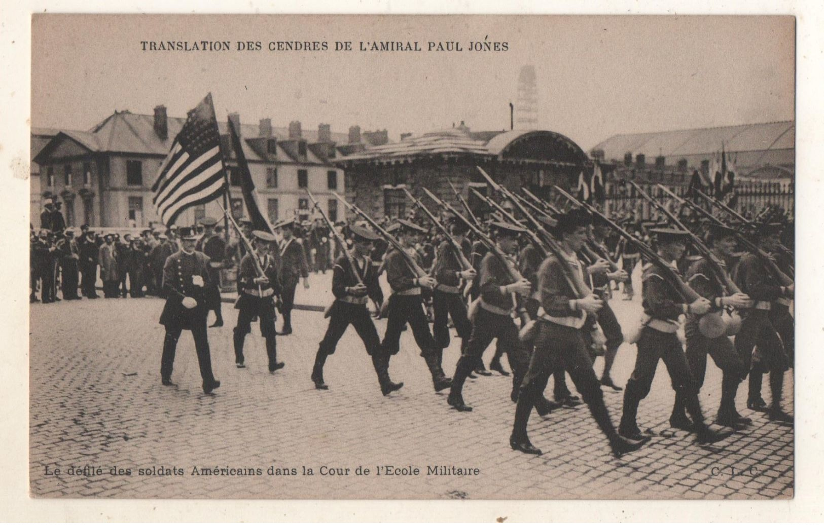 TRANSLATION DES CENDRES DE L AMIRAL PAUL JONES  Défilé Des Soldats Dans La Cour De L Ecole Militaire - Funerales