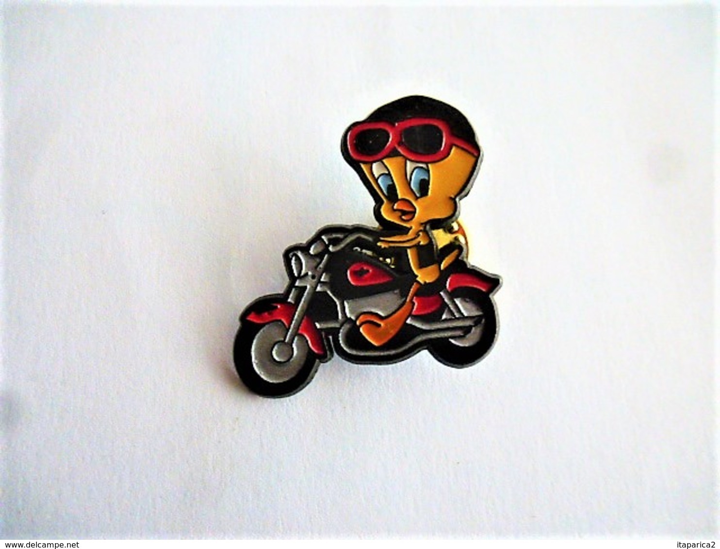 PINS TITI  A MOTO / LOONEY TUNES /  Signé Warrner Bross  / 33NAT - BD