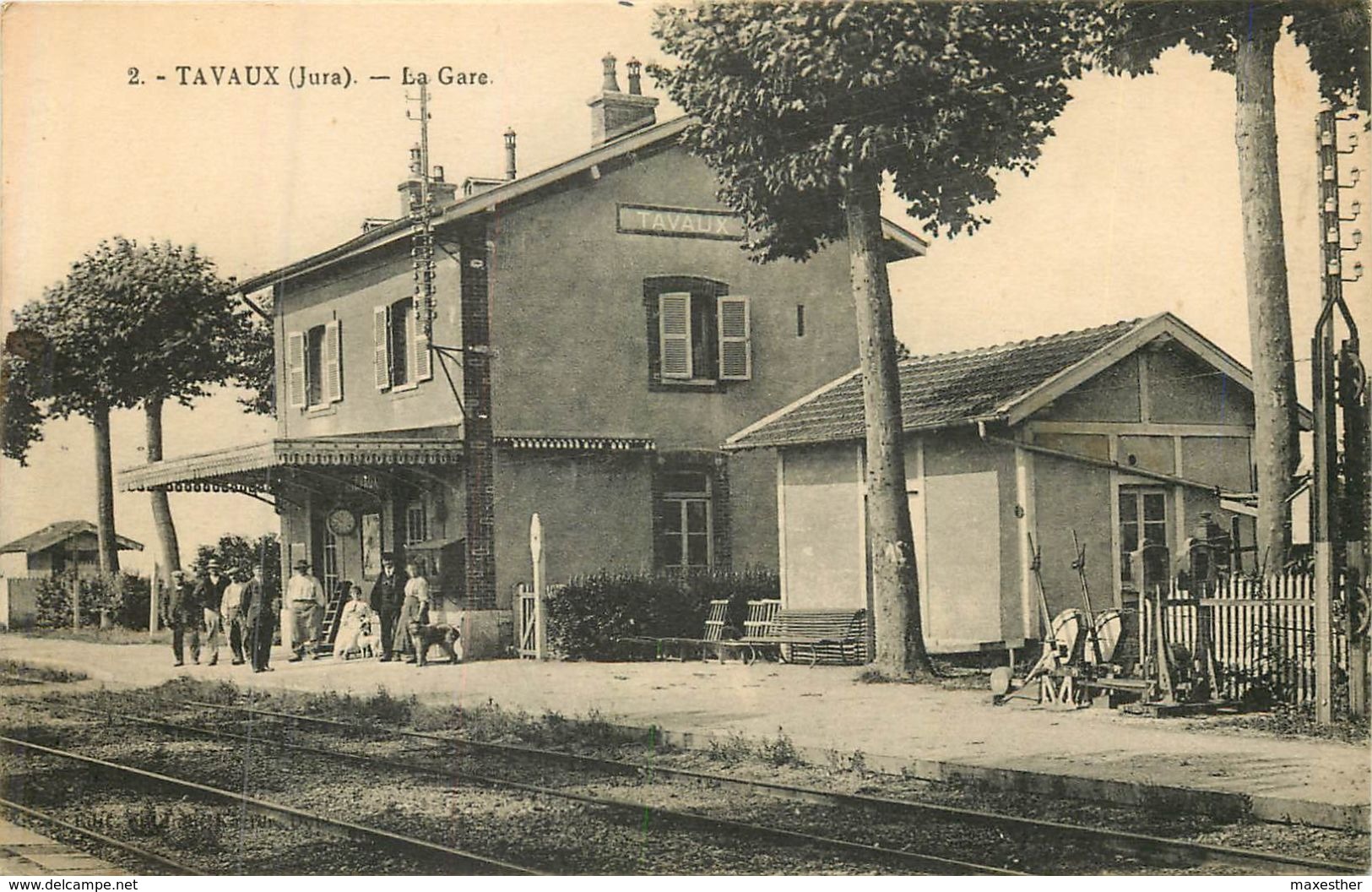 TAVAUX La Gare - Tavaux