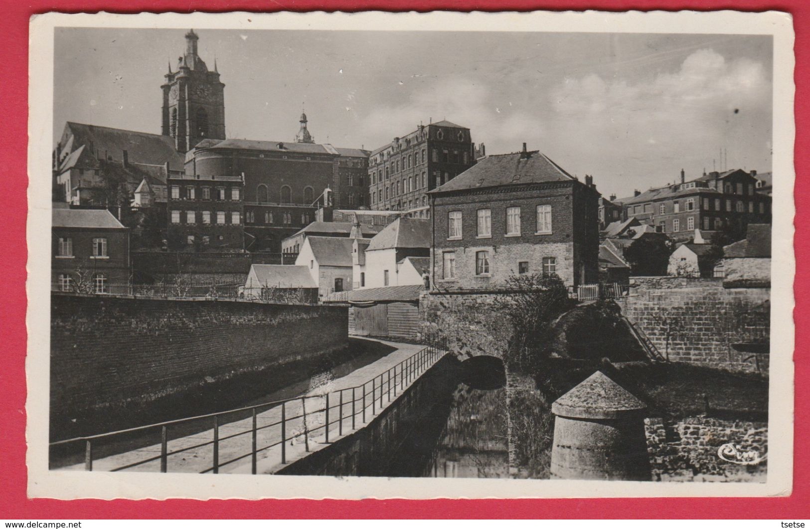 Avesnes Sur Helpe - Le Couvent Et L'Eglise - 1951 ( Voir Verso ) - Avesnes Sur Helpe