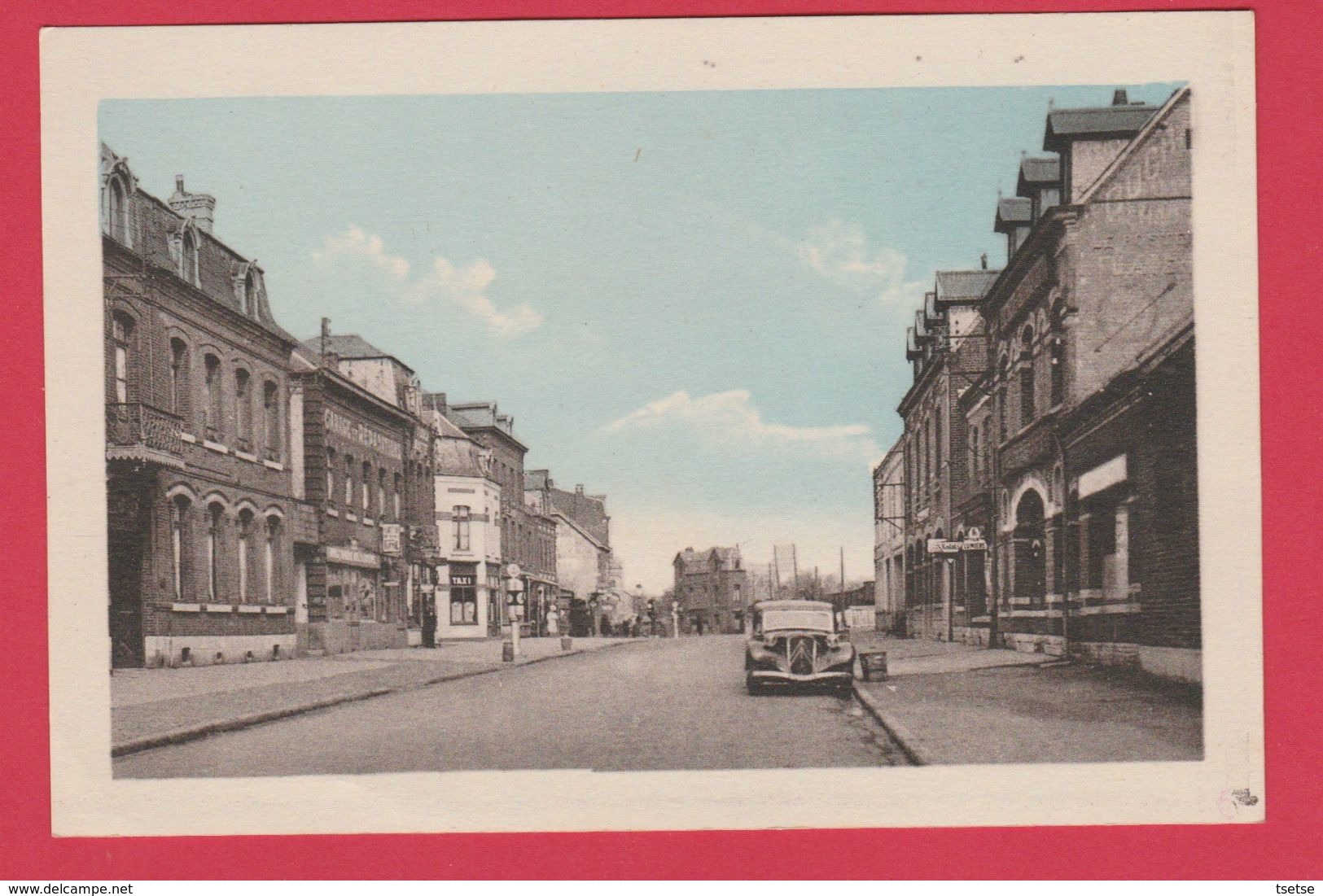 Avesnes Sur Helpe - Rue De La Gare ... Citroën , Traction Avant ( Voir Verso ) - Avesnes Sur Helpe