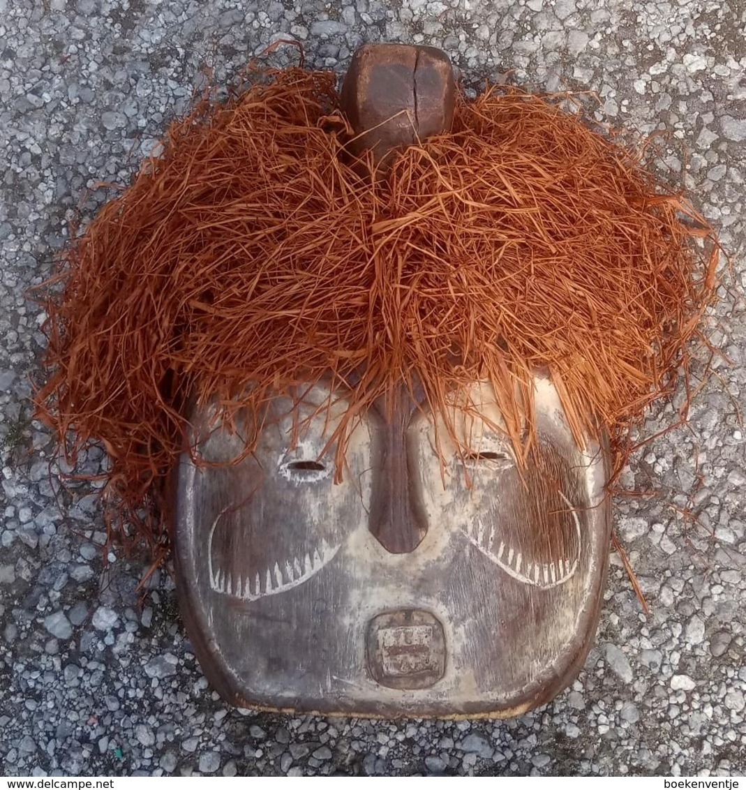 Masker Van De Mongo Stam Uit Congo - Masque De La Tribue Des Mongo Du Congo - Art Africain