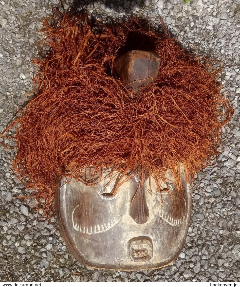 Masker Van De Mongo Stam Uit Congo - Masque De La Tribue Des Mongo Du Congo - Art Africain