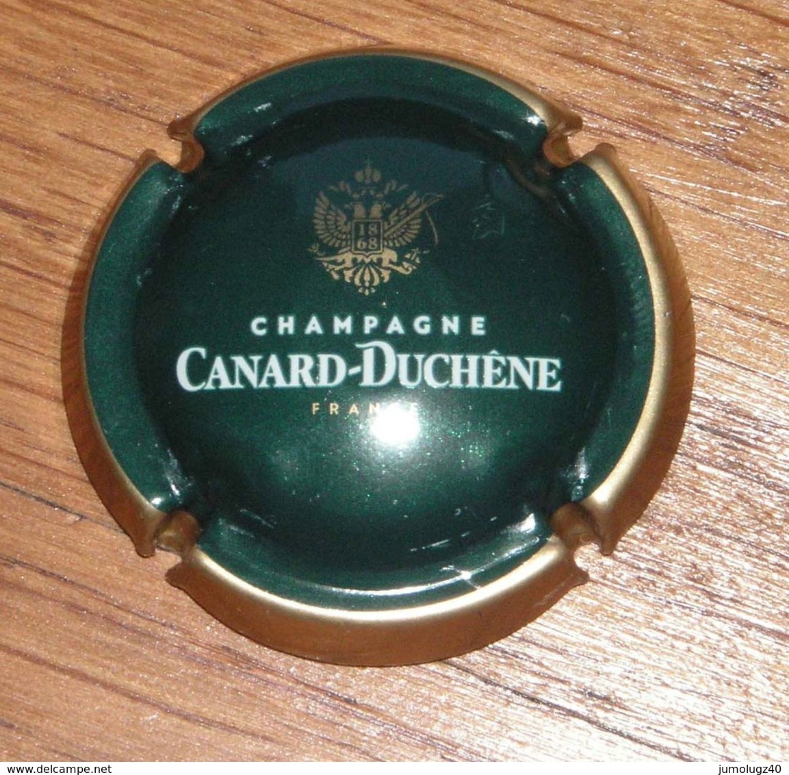 Capsule Champagne Canard Duchêne France. N°77e. Vert Foncé, Tour Doré - Canard Duchêne