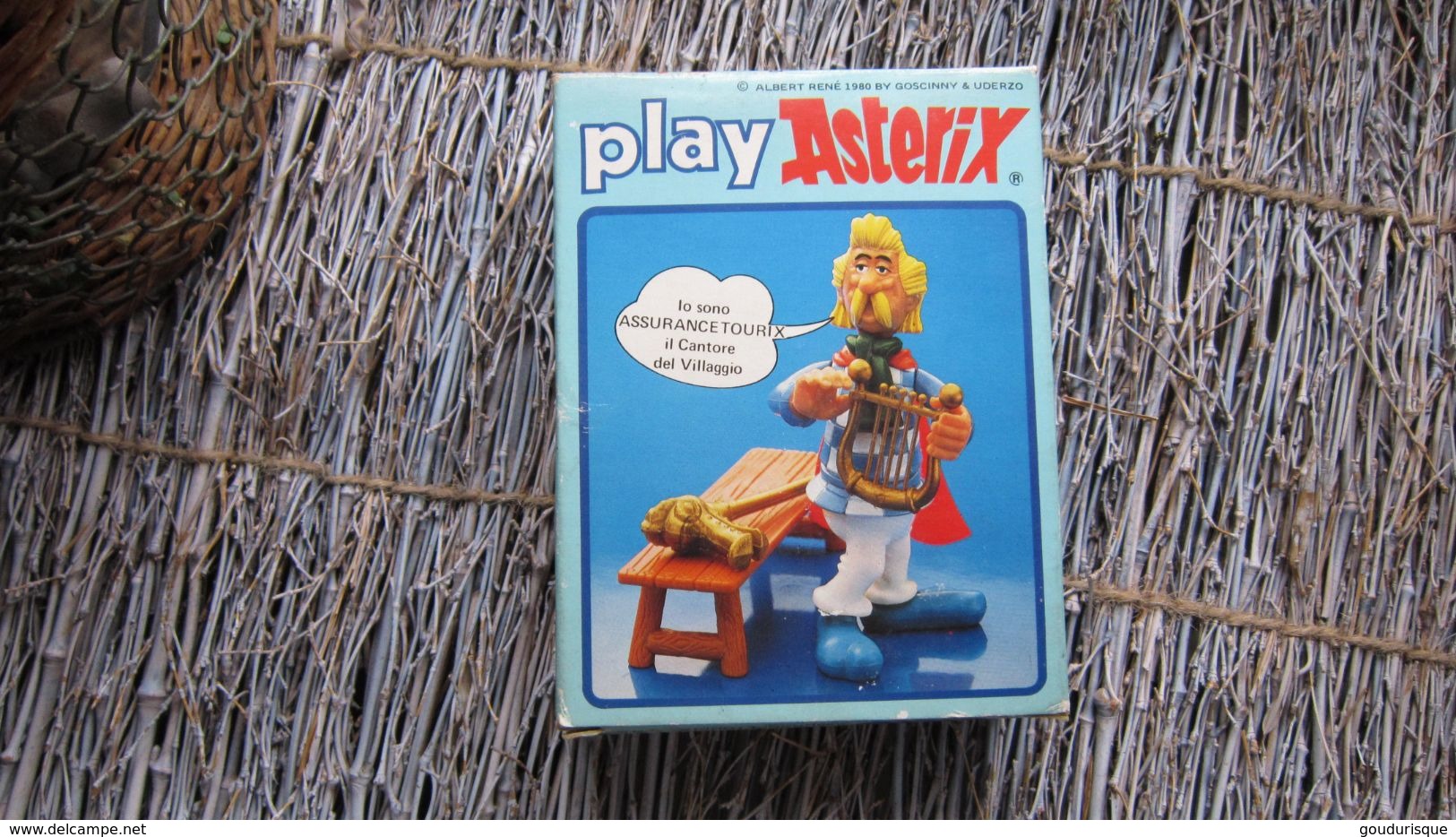 PLAY ASTERIX ASSURANCETOURIX BOITE ITALIENNE - Astérix