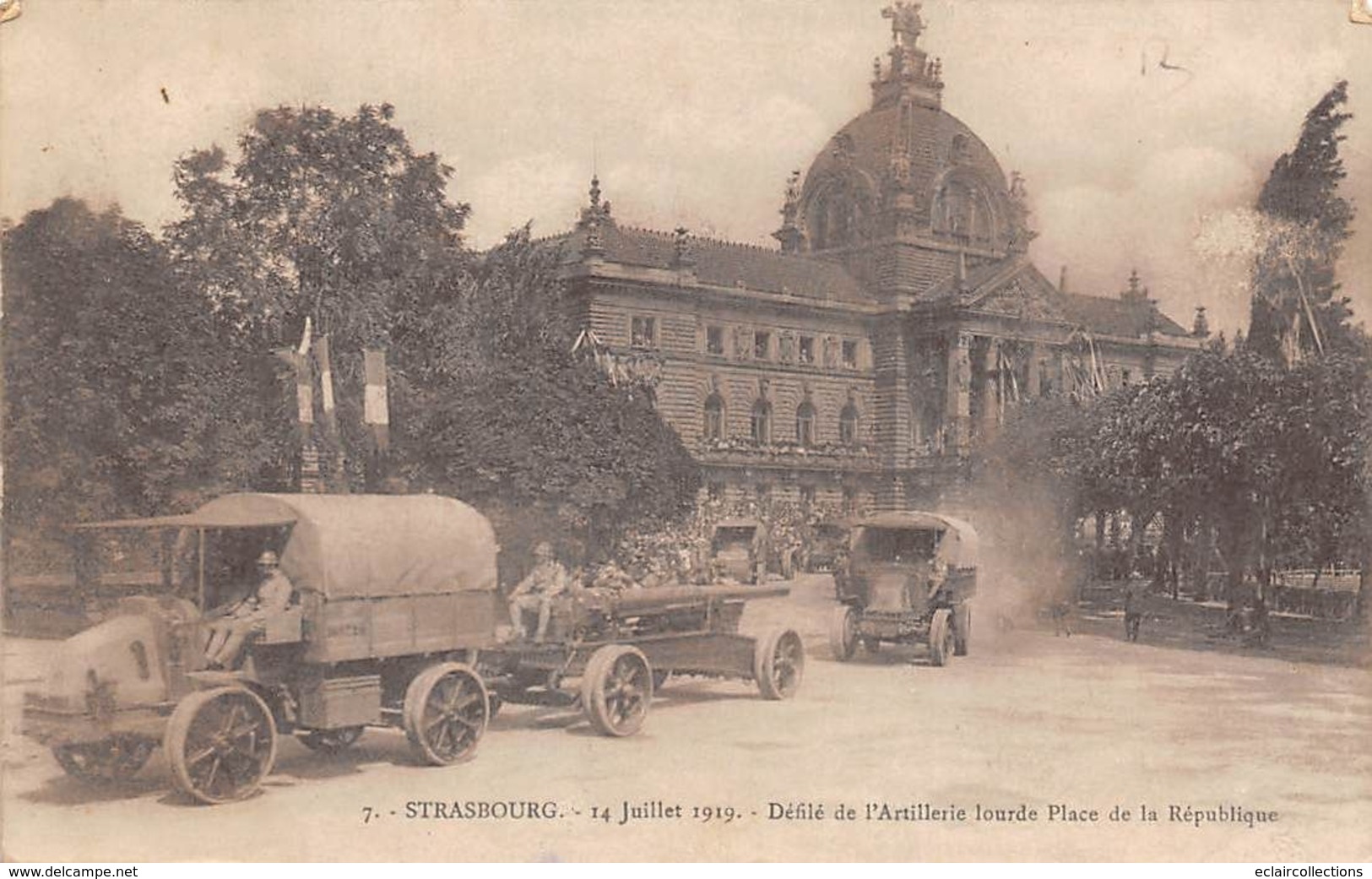 Strasbourg           67         Défilé De L'Artillerie Lourde Place De La République    1939   (voir Scan) - Straatsburg