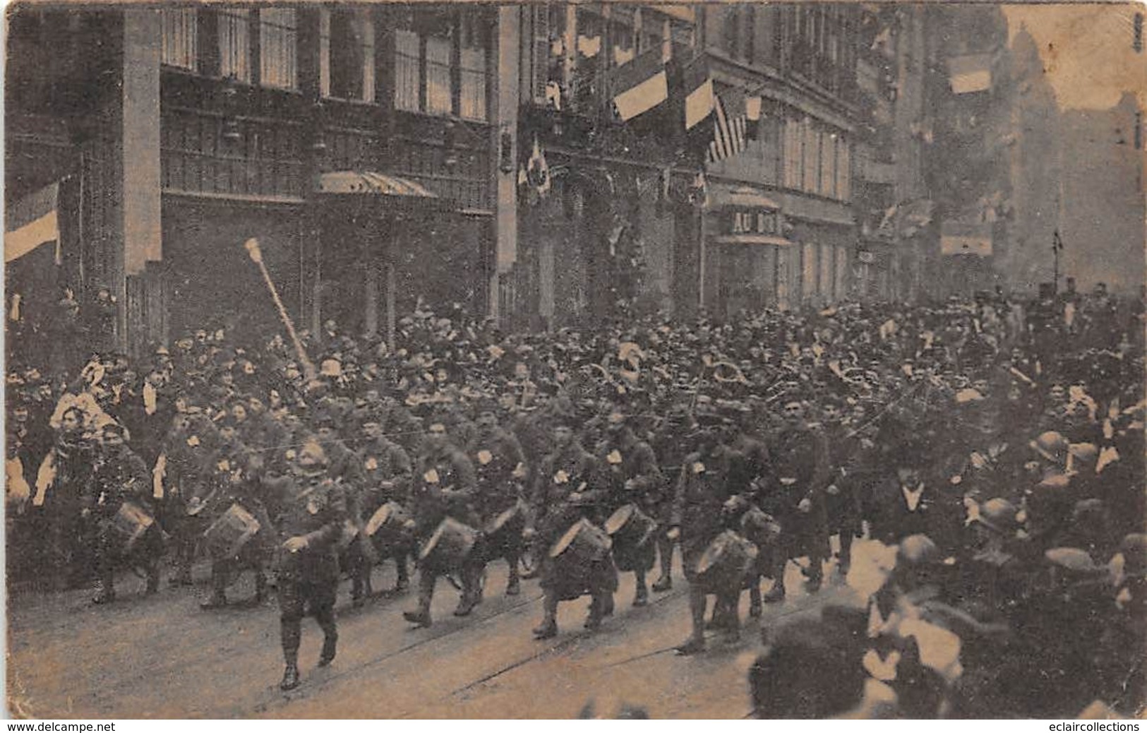 Strasbourg           67        Un Défilé  La Clique.     (voir Scan) - Strasbourg