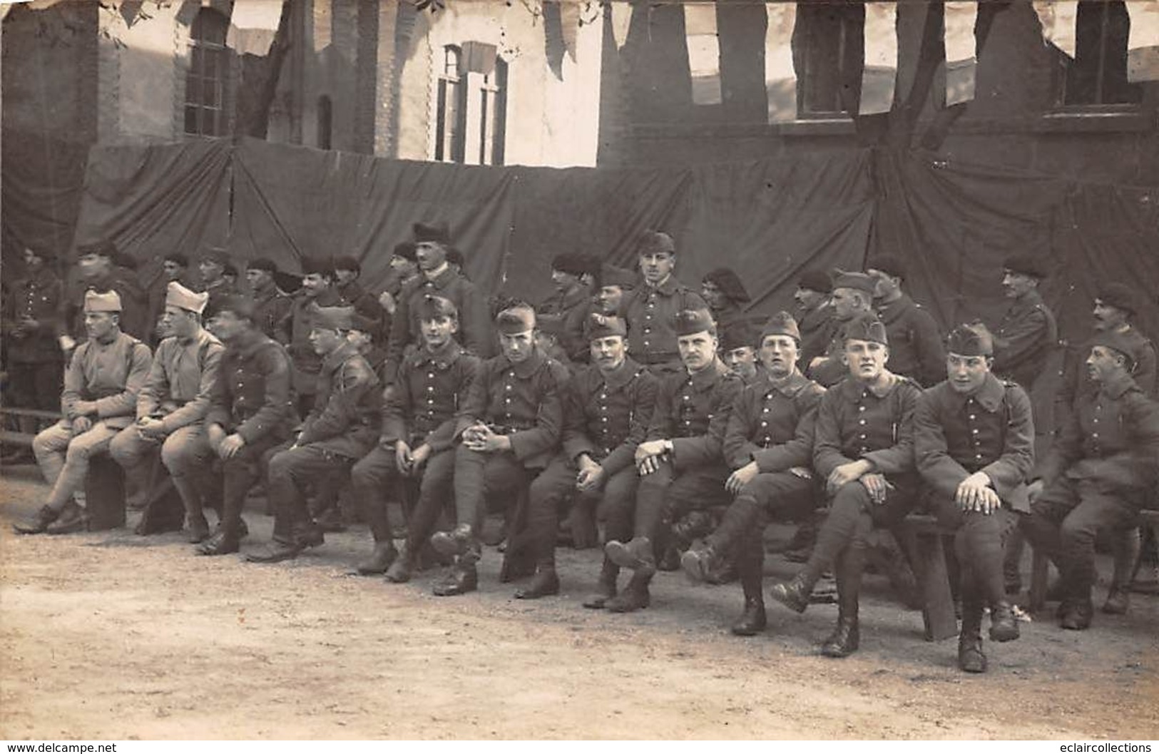 Strasbourg           67       1 Lot de 8 cartes photos . Fête militaire  . Spahis    (voir scan)