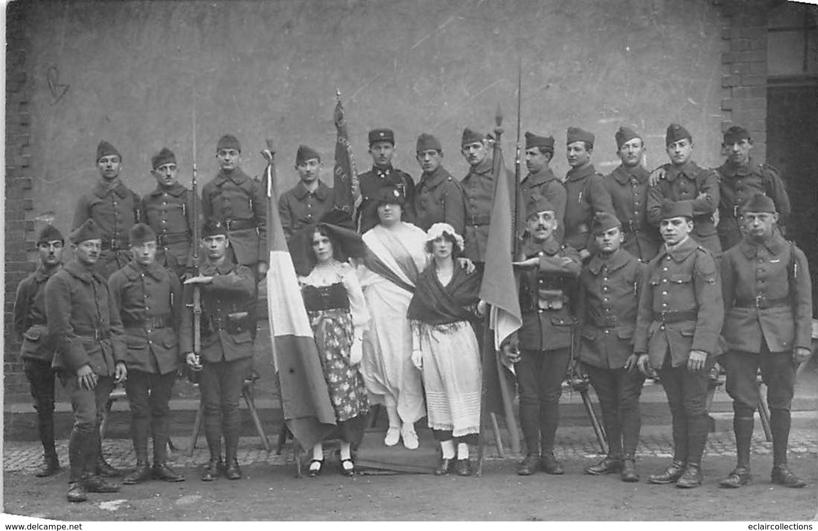 Strasbourg           67       1 Lot de 8 cartes photos . Fête militaire  . Spahis    (voir scan)