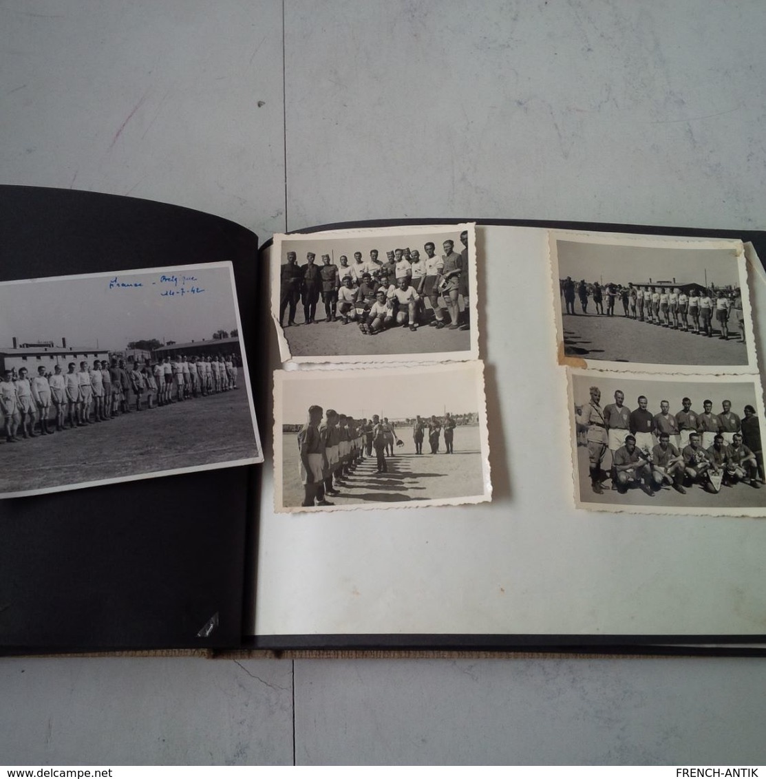 ALBUM MILITARIA GUERRE ET CAPTIVITE CAMP STARGARD IM POMMERN 1940 SCENE DE VIE THEATRE DONT TRAVESTIE CIMETIERE SPORT