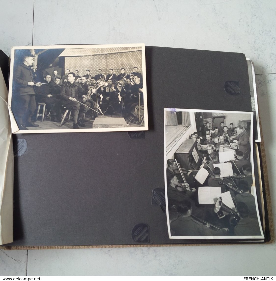 ALBUM MILITARIA GUERRE ET CAPTIVITE CAMP STARGARD IM POMMERN 1940 SCENE DE VIE THEATRE DONT TRAVESTIE CIMETIERE SPORT