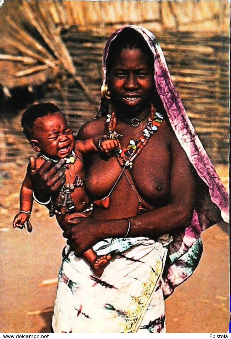 Afrique N°8085  Gambie   Mother Chil  Seins Nus - Gambie