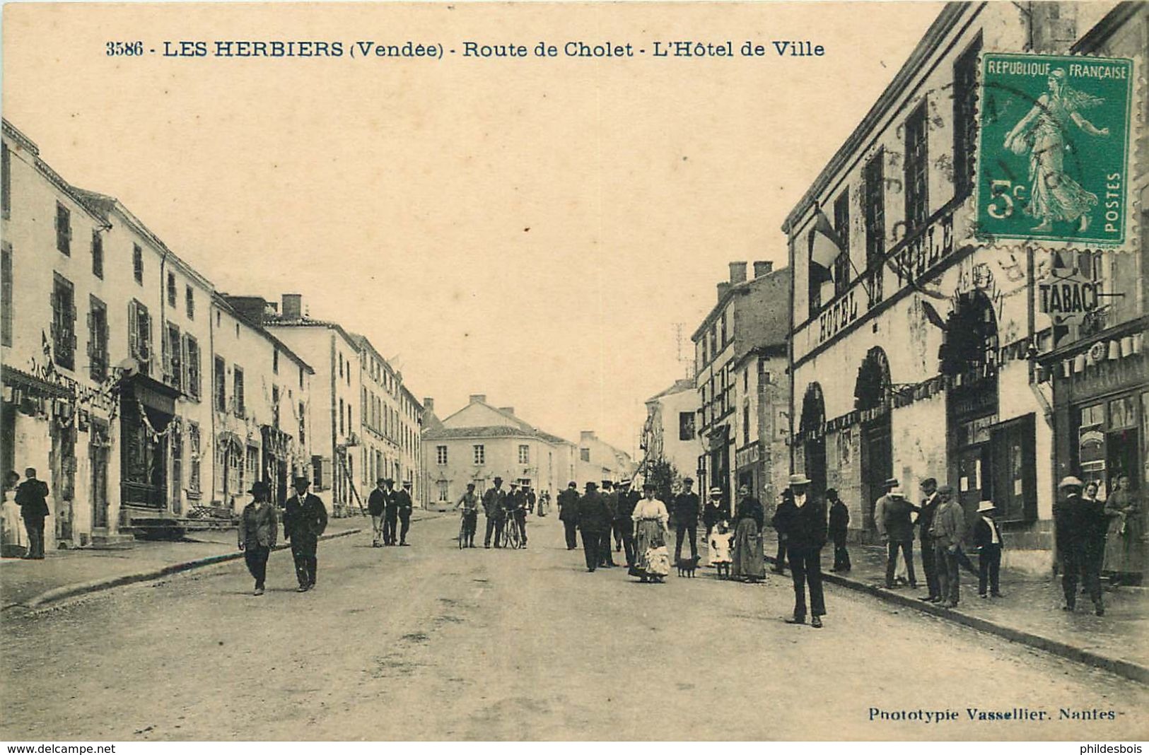 VENDEE  LES HERBIERS  Route De Chollet Hotel De Ville - Les Herbiers