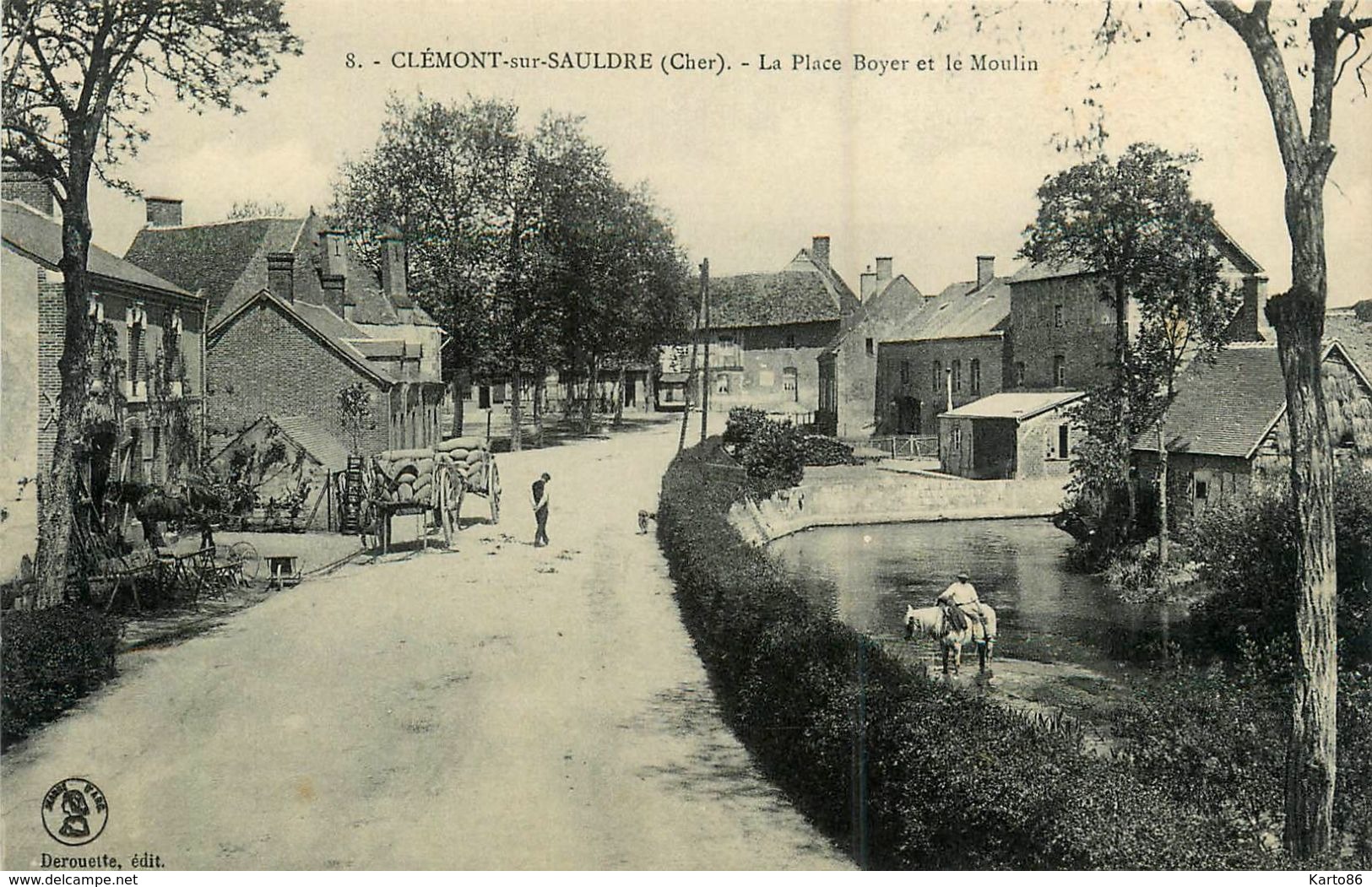 Clémont Sur Sauldre * La Place Boyer Et Le Moulin - Clémont