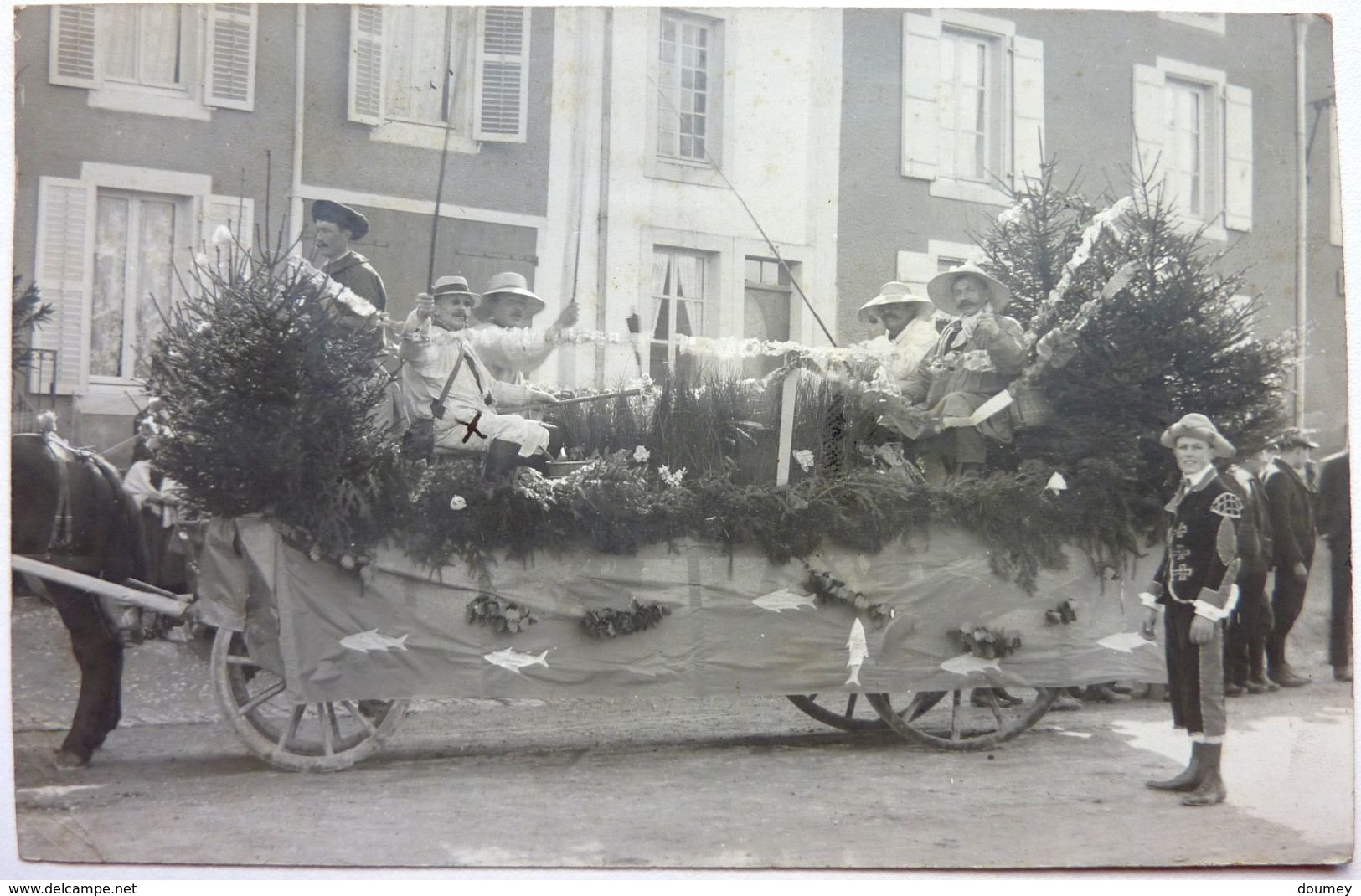 CAVALCADE FLEURIE - CARTE PHOTOS - MONTHUREUX Sur SAONE - Monthureux Sur Saone