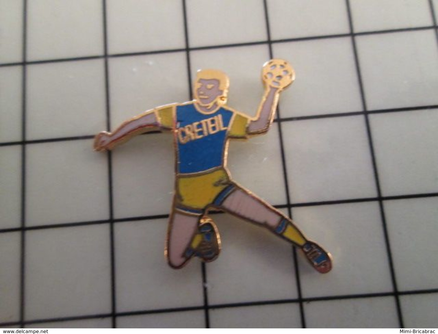 415b Pin's Pins / Rare & Belle Qualité !!! THEME : SPORTS / HANDBALL EQUIPE MASCULINE CRETEIL - Handball