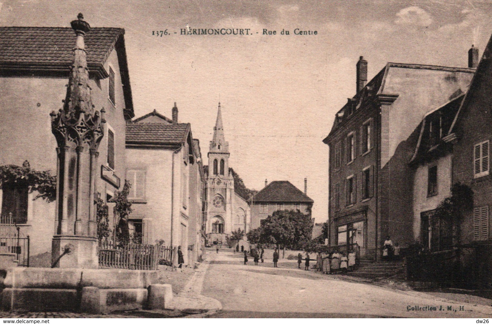 Hérimoncourt (Doubs) Rue Du Centre, Fontaine - Collection J.M.H. Carte N° 1376 - Otros & Sin Clasificación