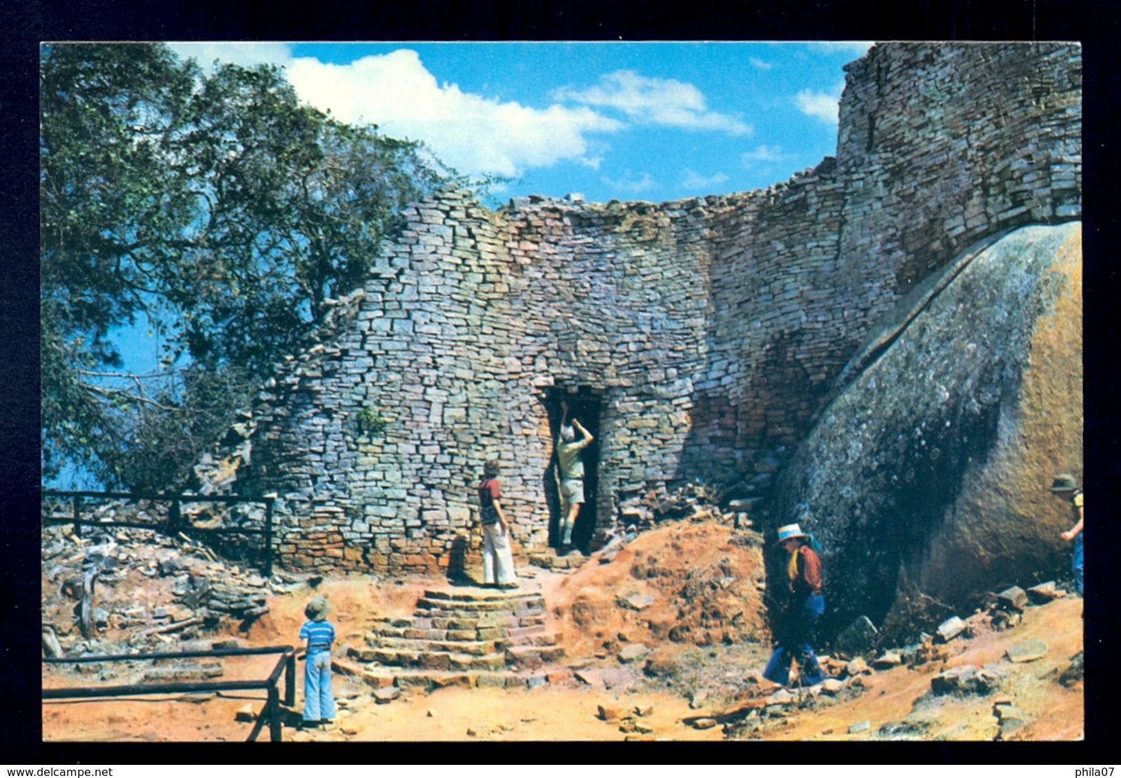 ZIMBABWE - Covered Passage In The Acropolis, Zimbabwe Ruins, Fort Victoria / Postcard Not Circulated - Simbabwe