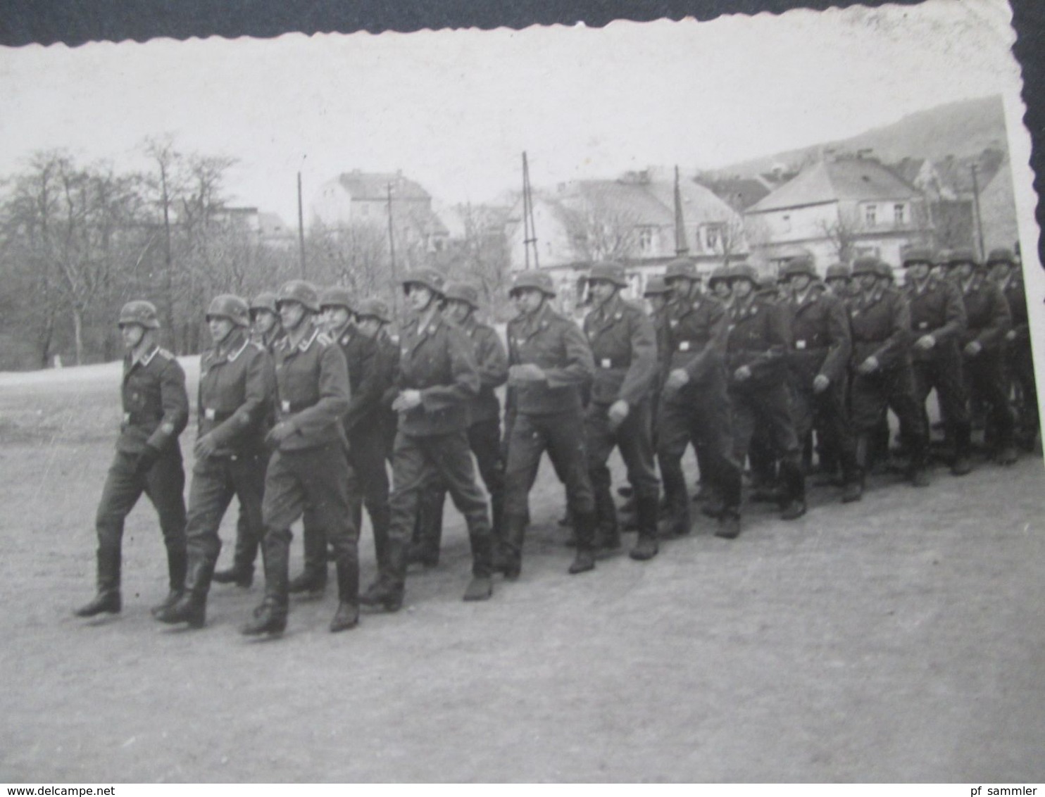 Echtfoto Um 1940 Militärparade Marsch Der Wehrmacht Photohaus Zemann, Komotau Sudetenland - War, Military