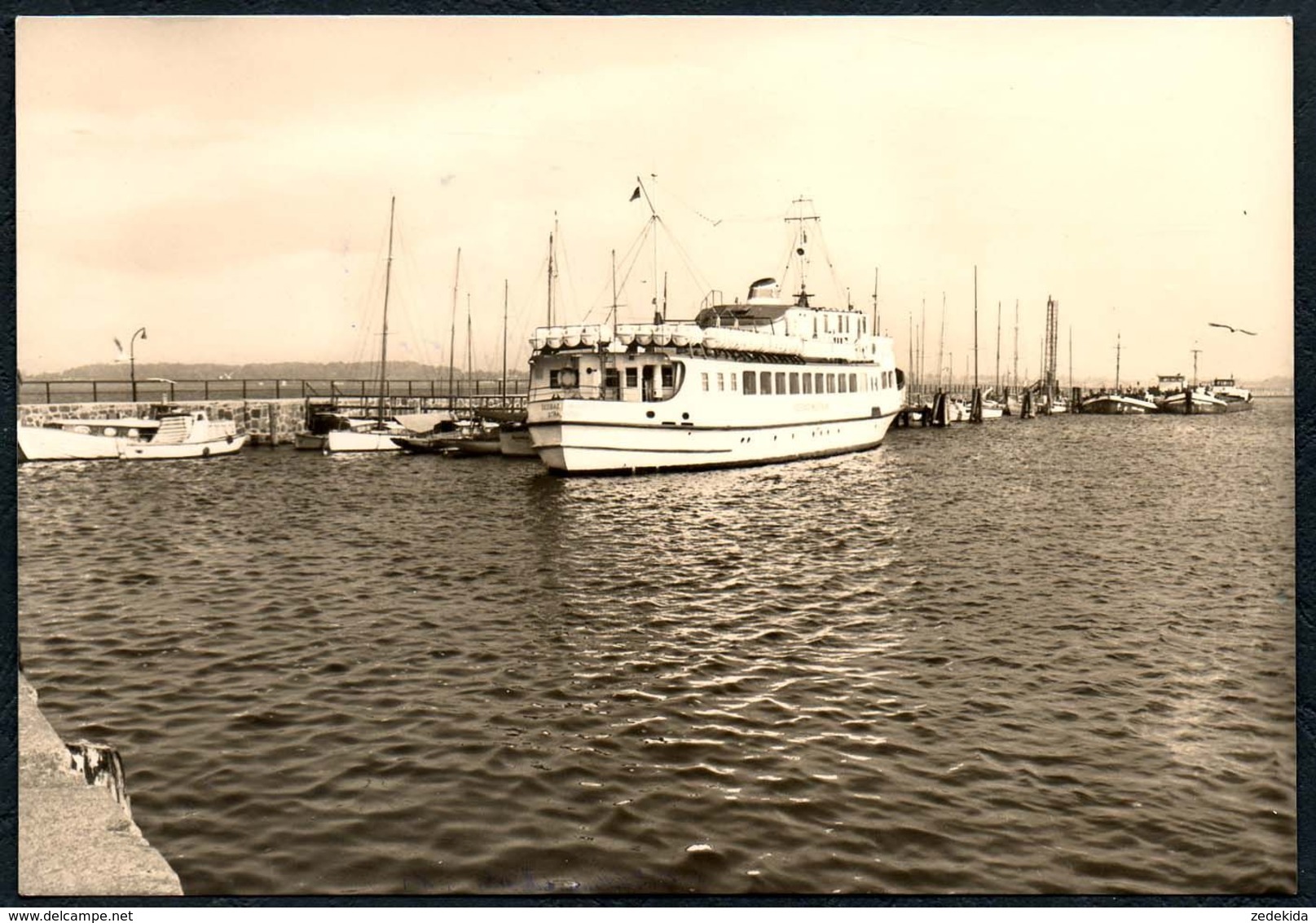 D7837 - Stralsund MS Wustrow Im Hafen - Stempel Weiße Flotte - Bild Und Heimat Reichenbach - Ferries