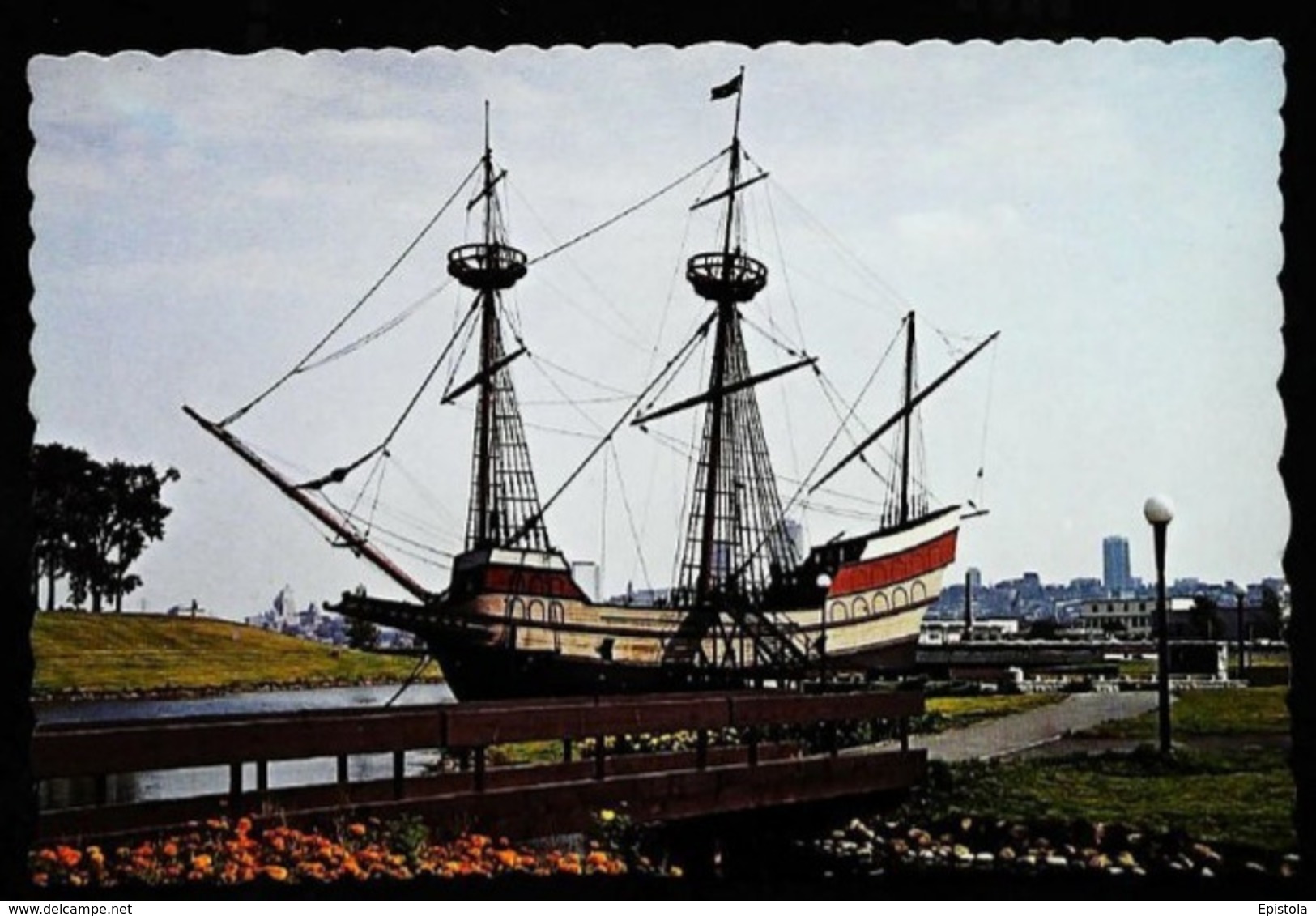 Cpsm VOILIER - Quebec - Réplique De La Grande Hermine à L'ancre - Parc Cartier Brébeuf - Québec - Beauport