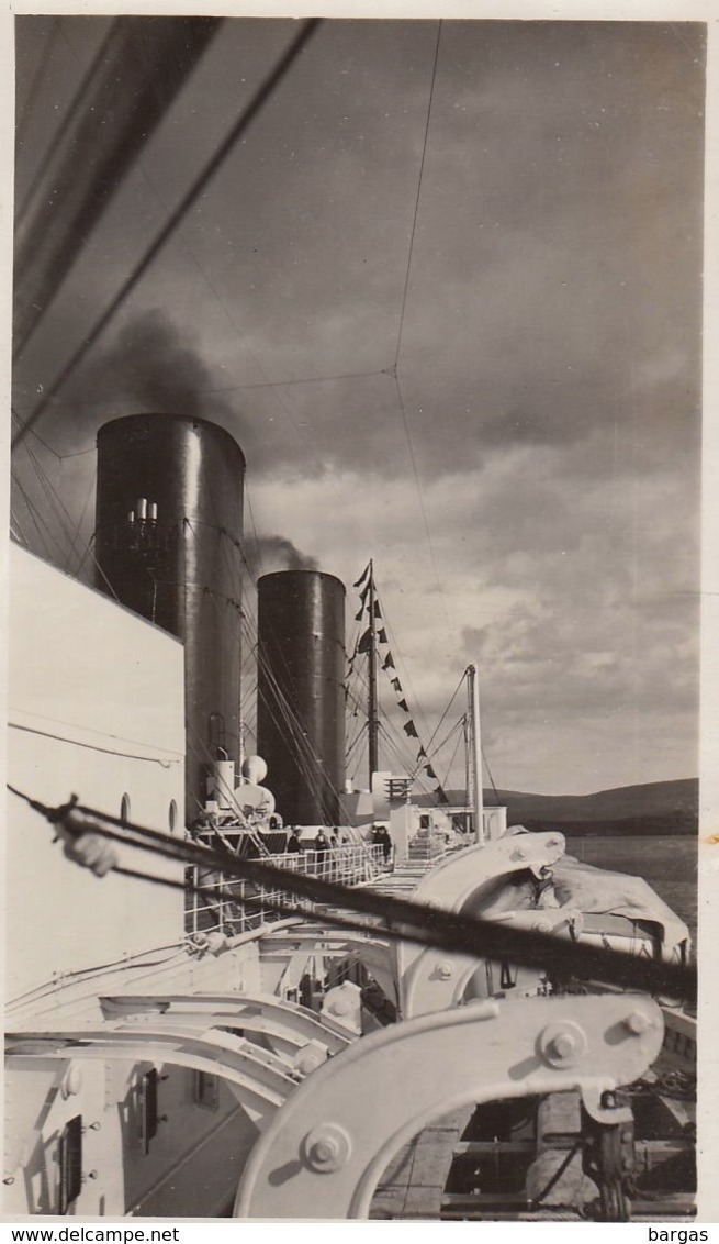 Photo Ancienne Format Carte Postale à Bord Du Paquebot L'île De France ? Bantry Bay Irlande - Barcos