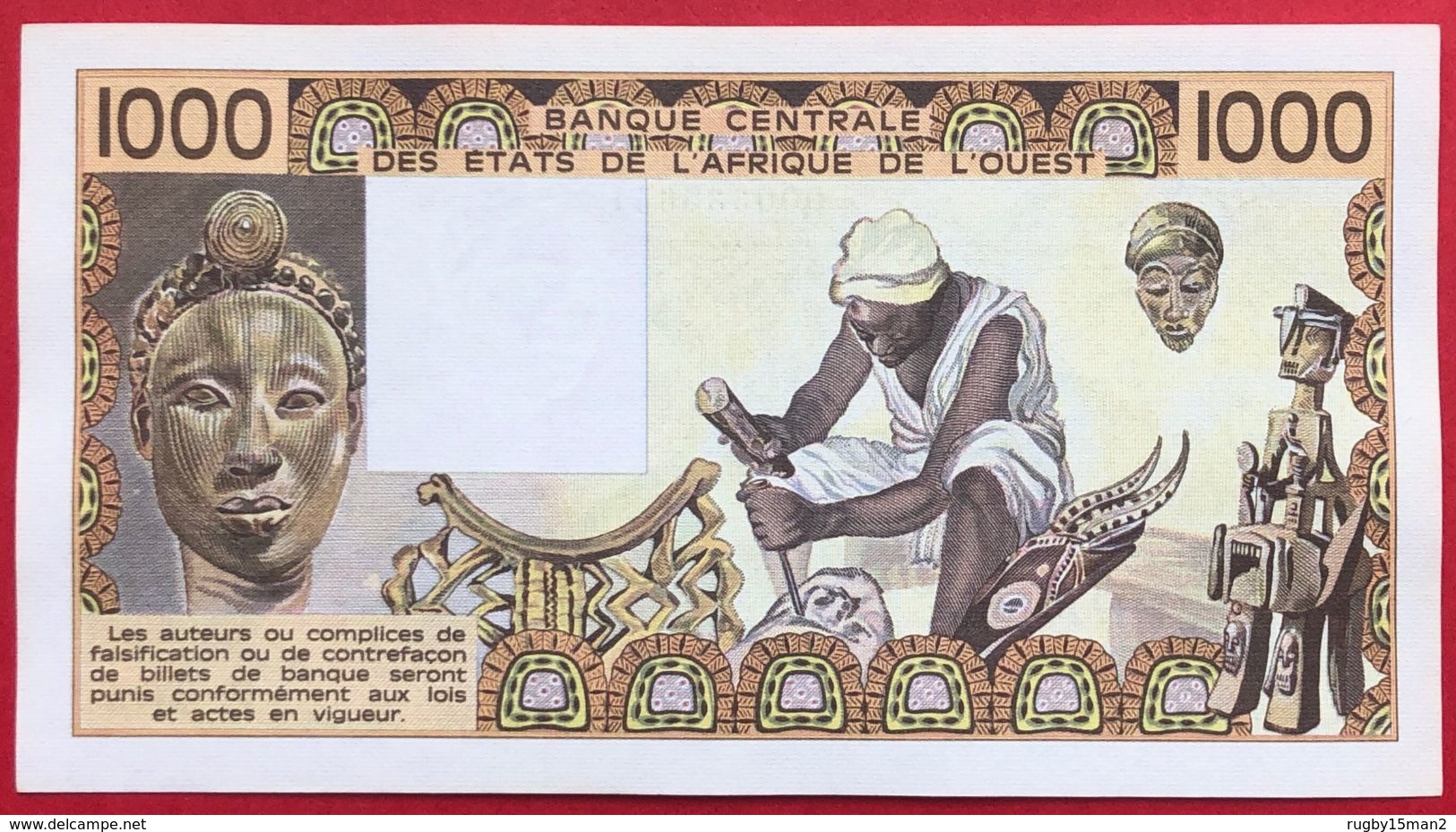N°126 BILLET DE BANQUE 1000 FRANCS COTE D'IVOIRE 1981 - Côte D'Ivoire