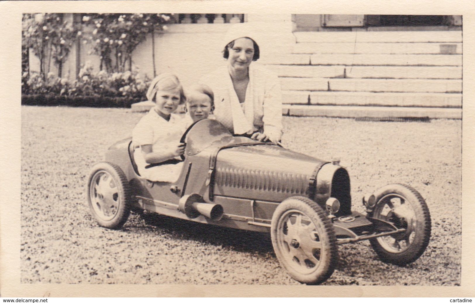 CPA Astrid, Joséphine-Charlotte Et Baudouin Dans Une Voiture D'enfants - Royal Families