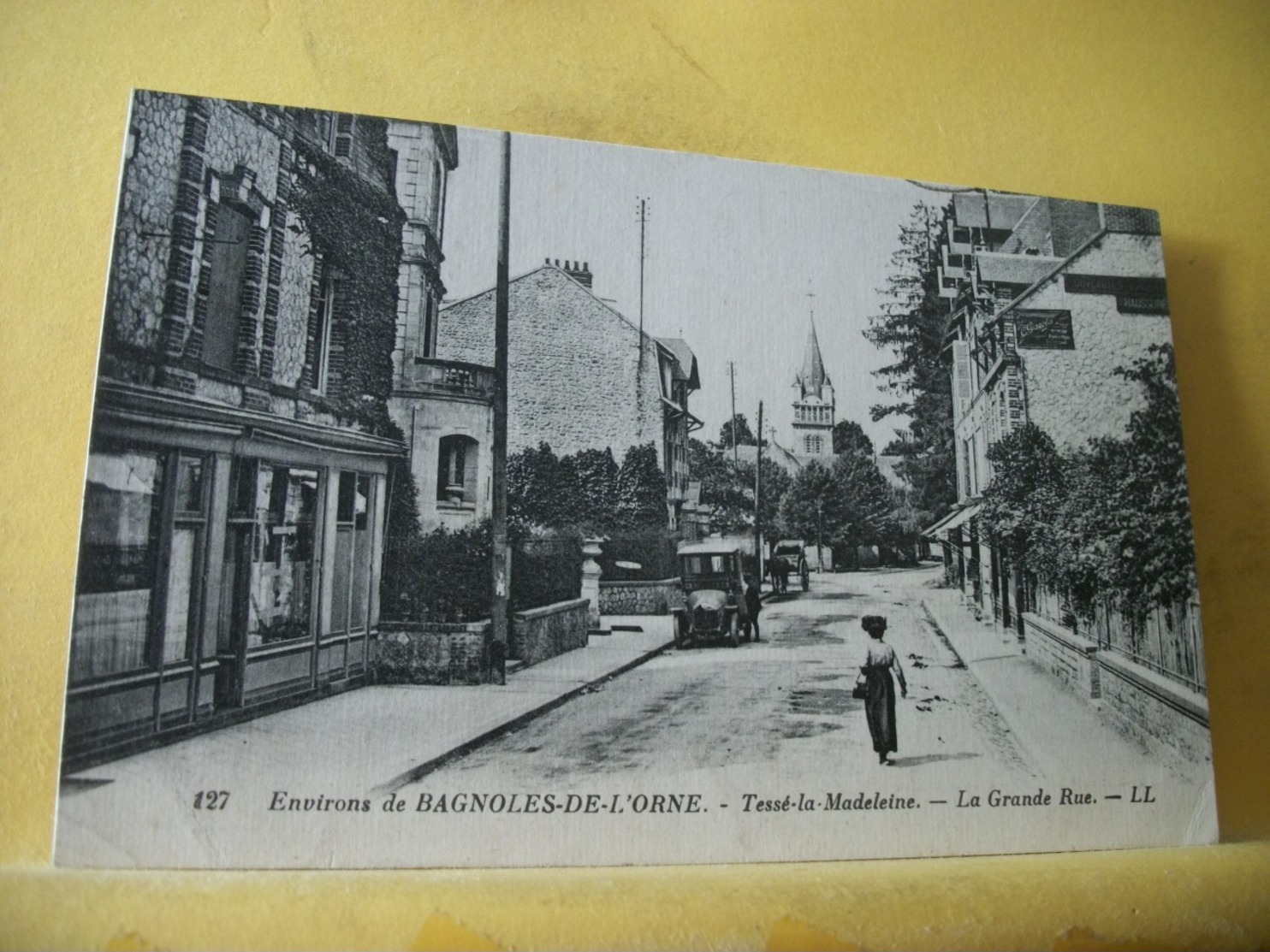 61 9510 CPA 1926 - AUTRE VUE DIFFERENTE N° 2 - 61 TESSE LA MADELEINE. LA GRANDE RUE - ANIMATION. AUTOS. - Sonstige & Ohne Zuordnung