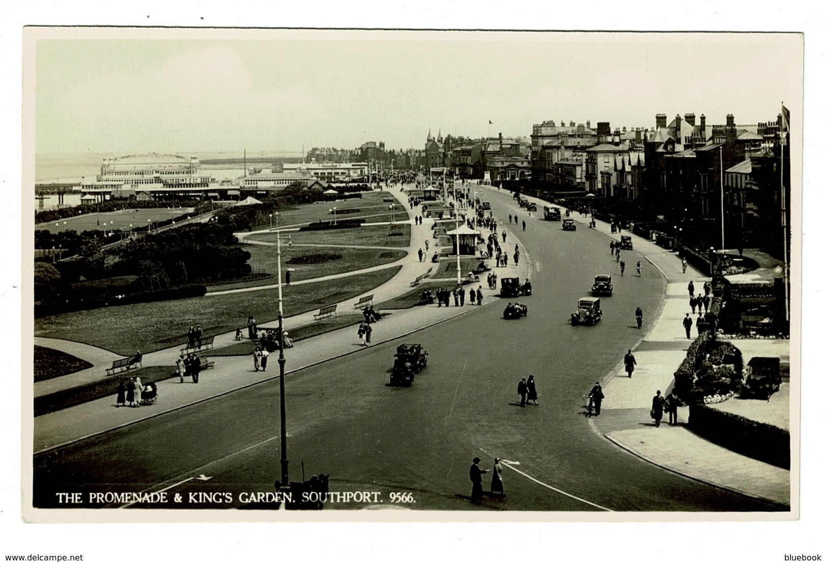 Ref 1379 - Early J. Salmon Real Photo Postcard - Cars Promenade & Kings Garden Southport - Southport