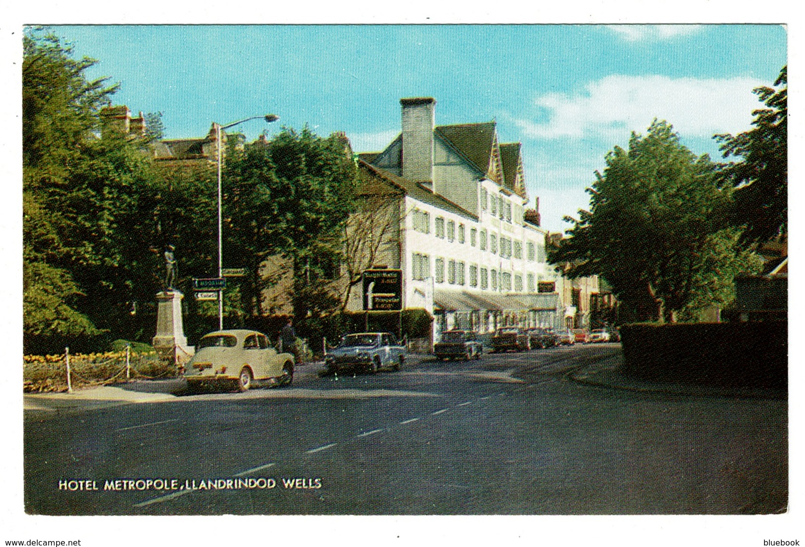 Ref 1380 - 1984 J. Salmon Postcard - VW Beetle At Hotel Metropole - Llandrindod Wells - Radnorshire - Radnorshire