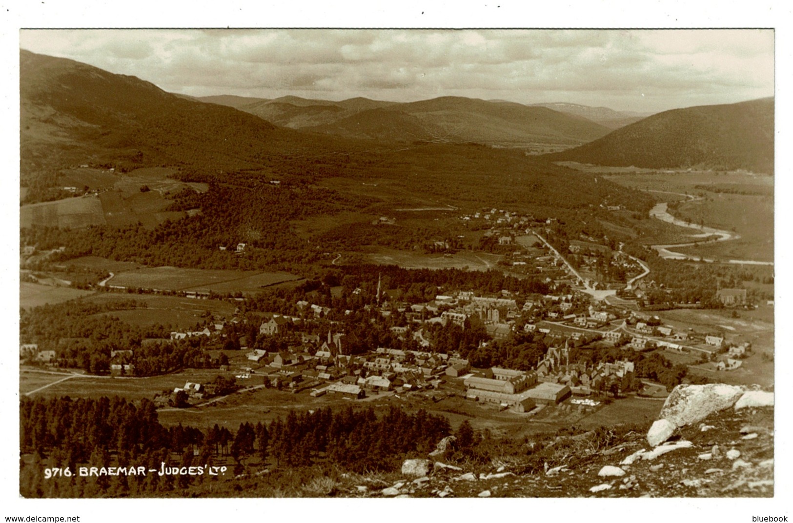 Ref 1380 - 1952 Judges Real Photo Postcard - Aerial View Of Braemar Aberdeenshire Scotland - Aberdeenshire