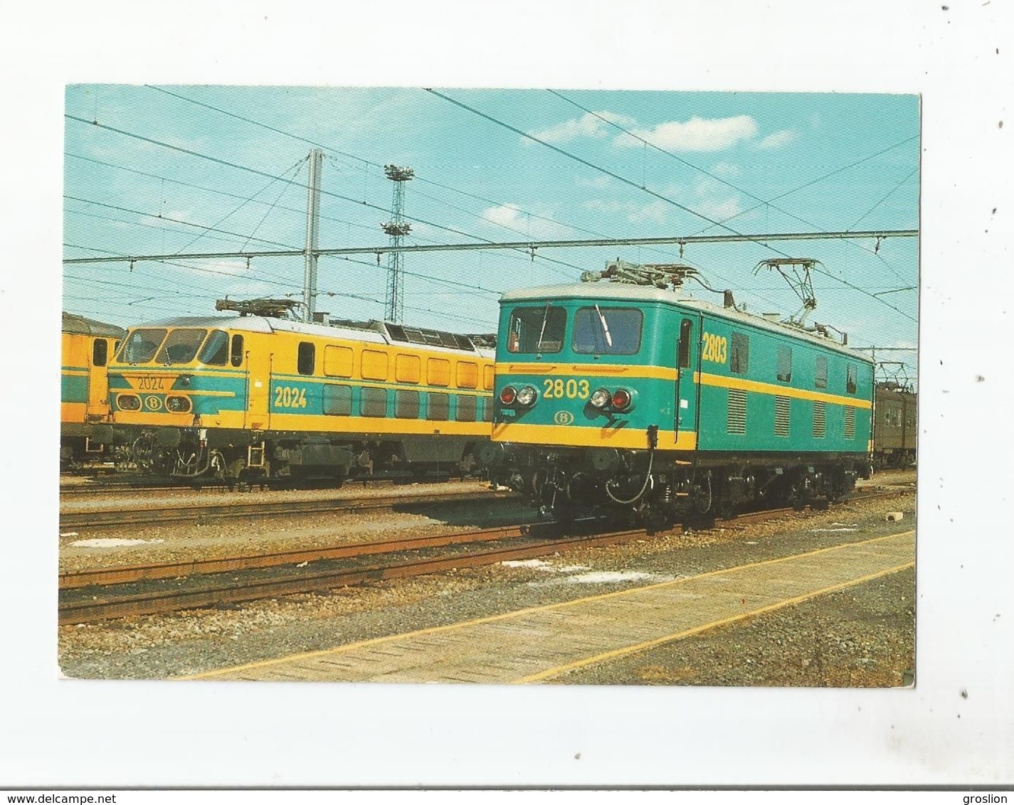 AU DEPOT DE SCHAERBEEK LA BB 2803 EN COMPAGNIE DE LA CC 2024 (68) - Schaarbeek - Schaerbeek