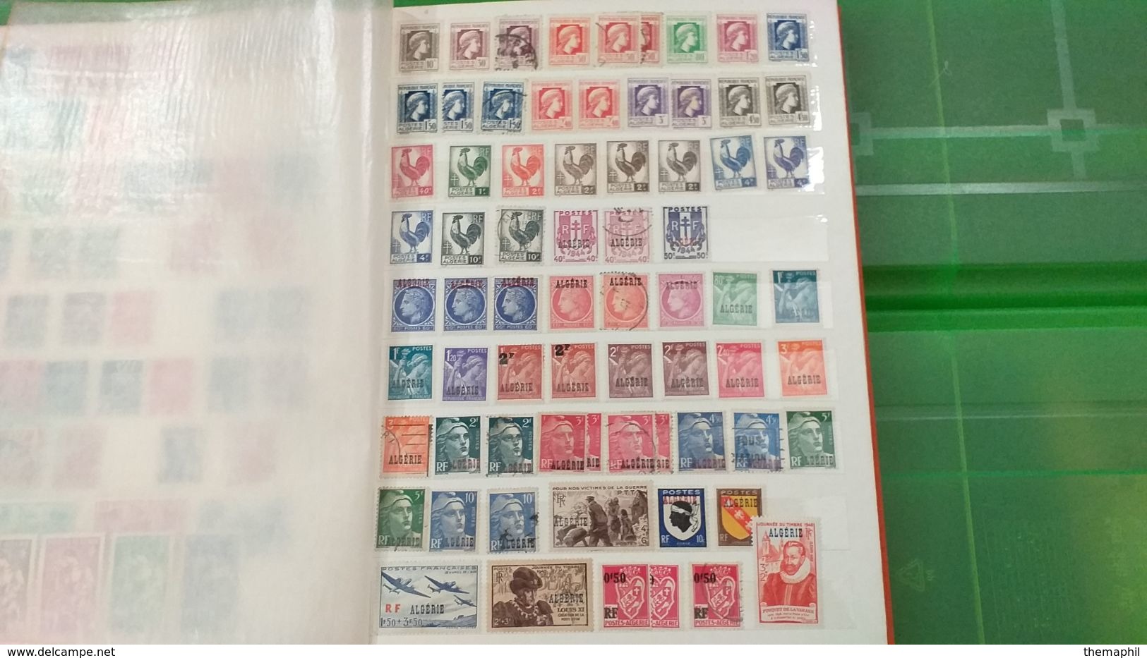 lot n° TH 462  ALGERIE un beau classeur anciens timbres neufs xx ou obl.