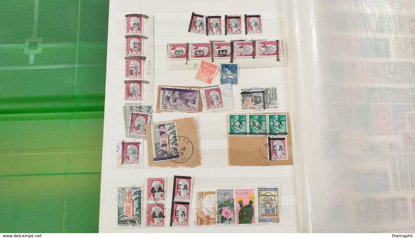 lot n° TH 462  ALGERIE un beau classeur anciens timbres neufs xx ou obl.