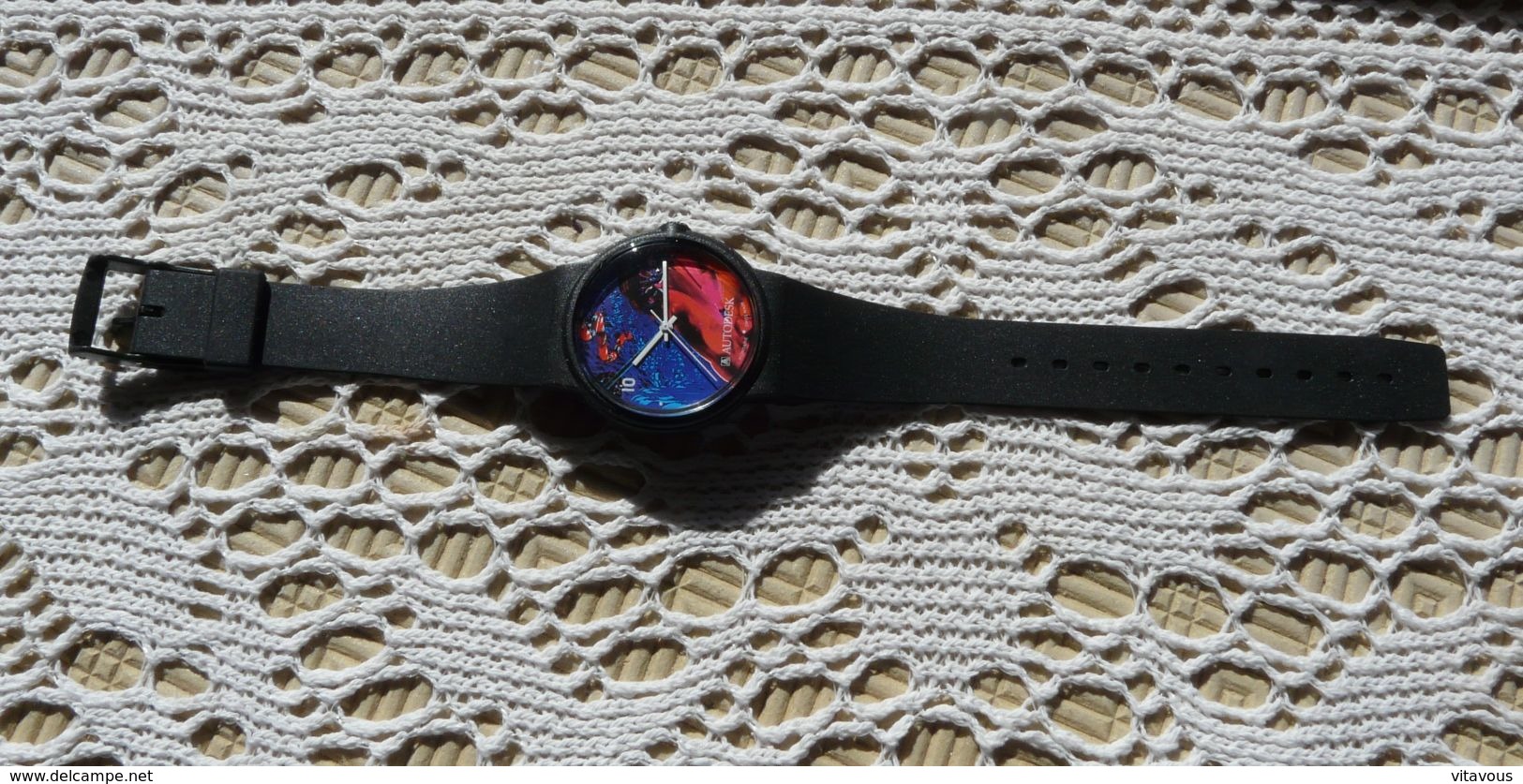 Montre à Quartz  -  Bracelet  D'origine En Plastique - Autres & Non Classés