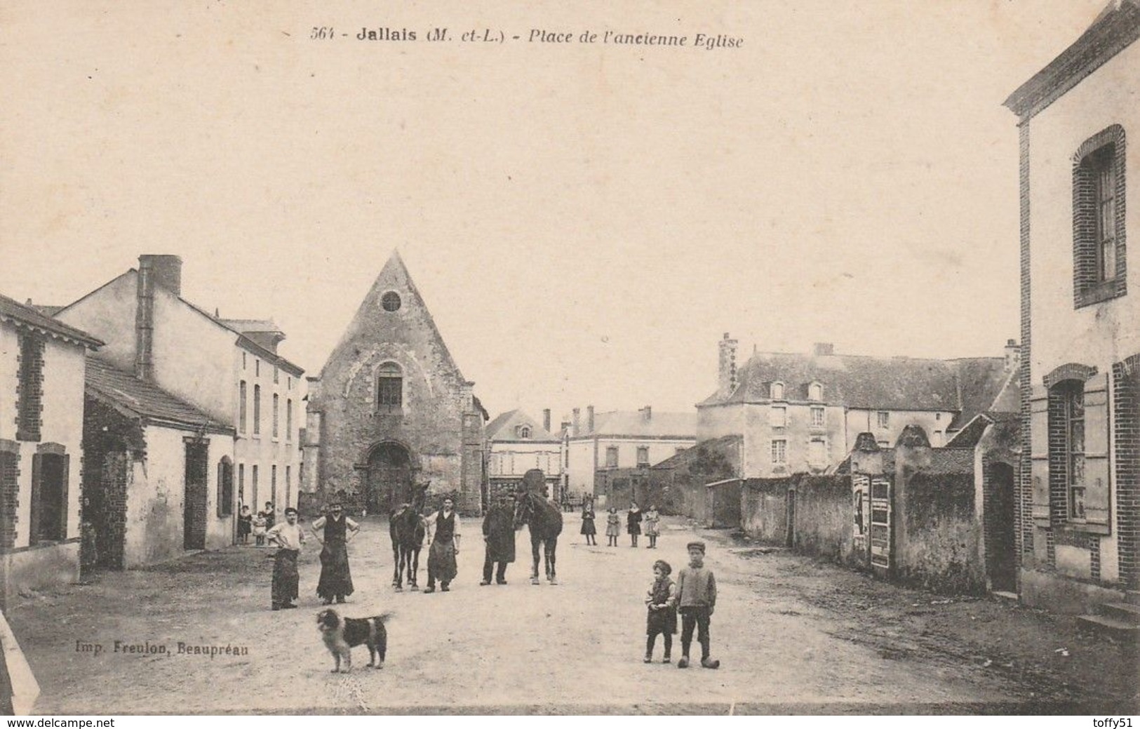 CPA:JALLAIS (49) PLACE DE L'ANCIENNE ÉGLISE ANIMÉE..ÉCRITE - Autres & Non Classés