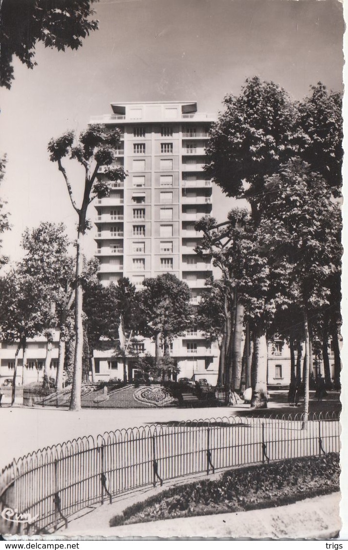 Roanne - Le Gratte Ciel - Roanne