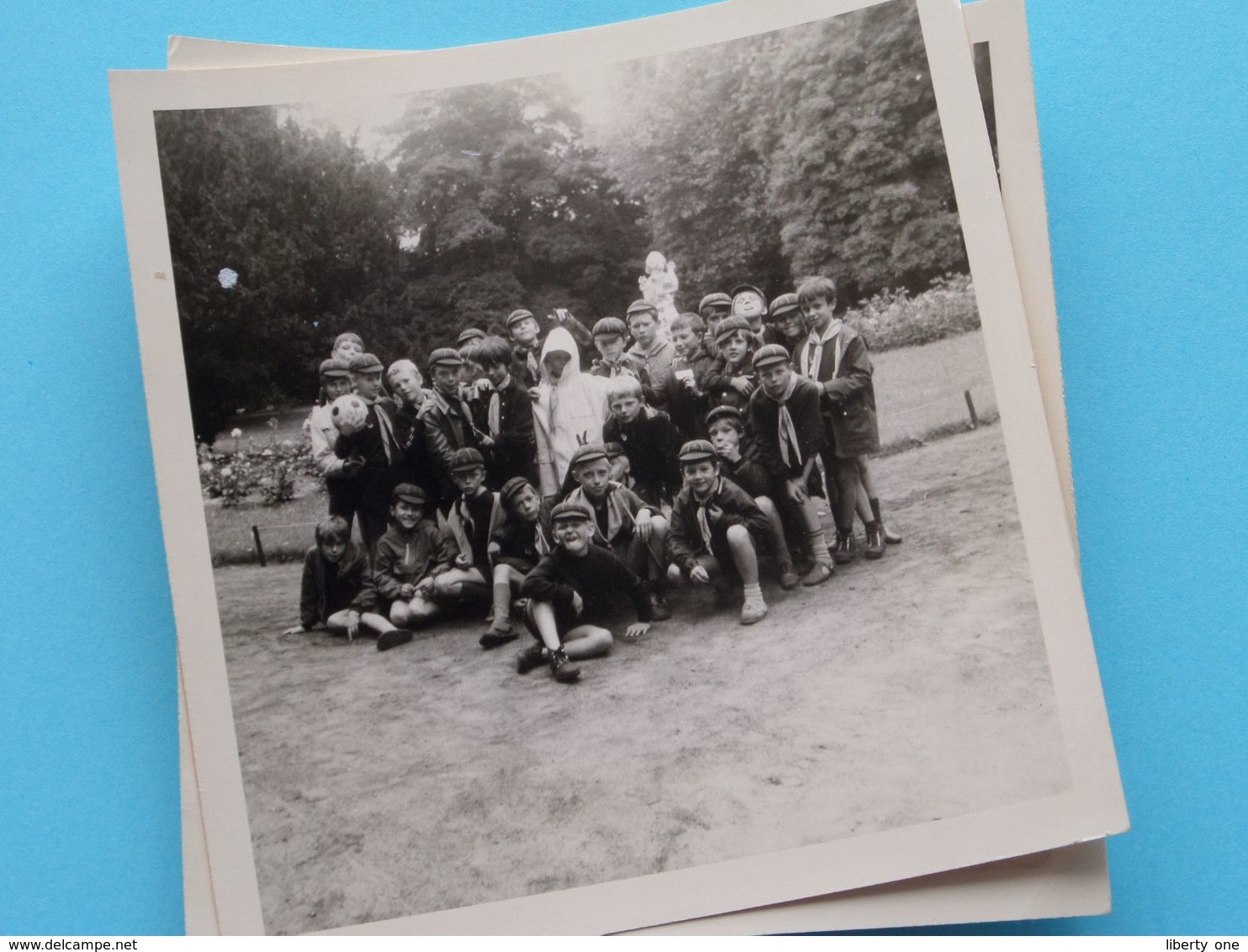 Op KAMP Met De SCOUTS > GIRO (?) > 2 Foto's > Te Identificeren Aan Zwembad Te (?) ( Zie Foto's ) - Personnes Anonymes