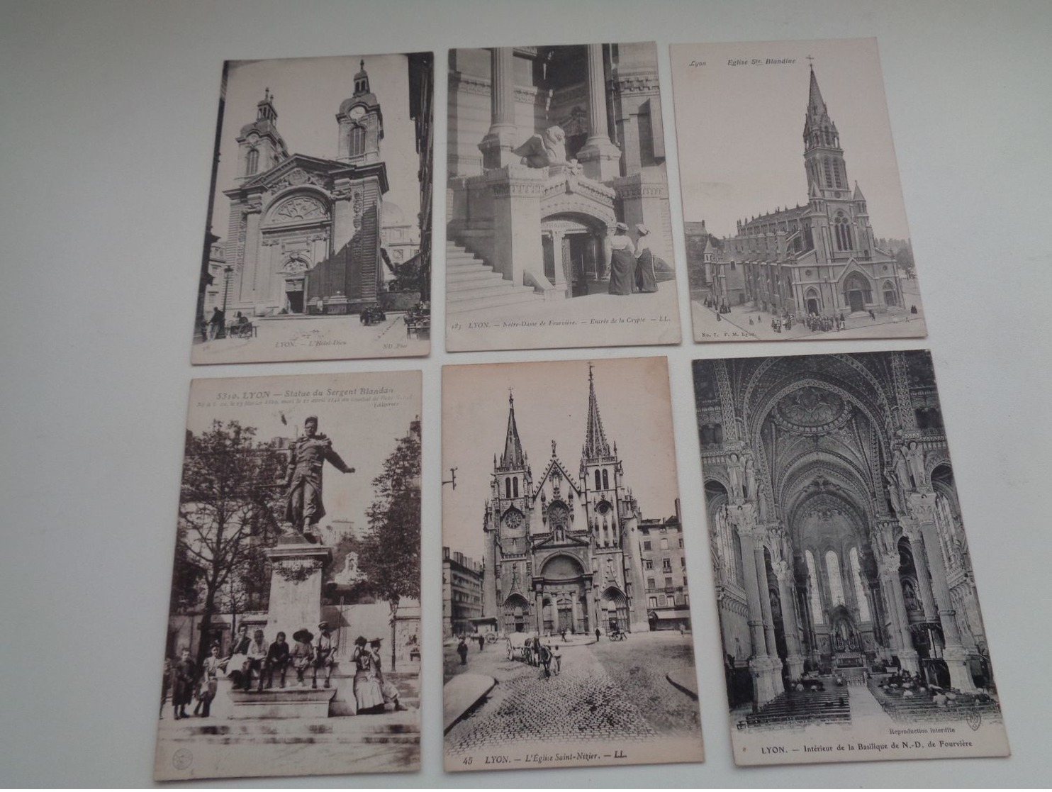 Beau lot de 60 cartes postales de France   Lyon   Mooi lot van 60 postkaarten van Frankrijk    - 60 scans