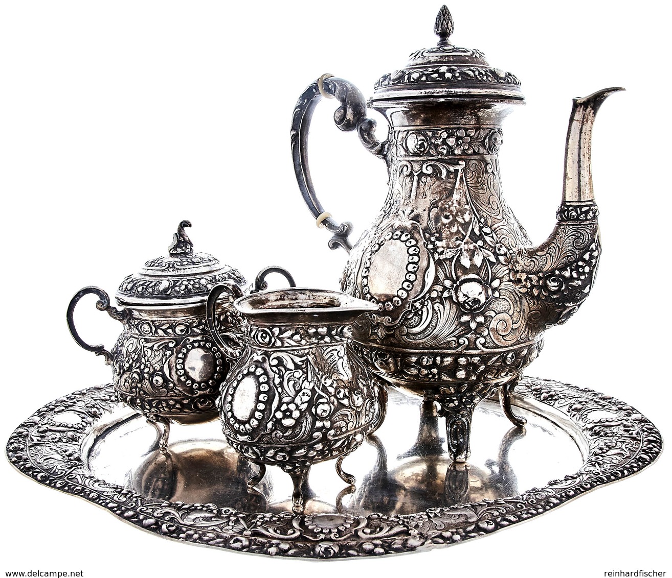 Zierliches Kaffeeservice Mit Opulentem Rosendekor Aus Silber, Bestehend Aus Einem Tablett, Ca. 28,3 X 23,5 Cm, Ca. 318,0 - Sin Clasificación