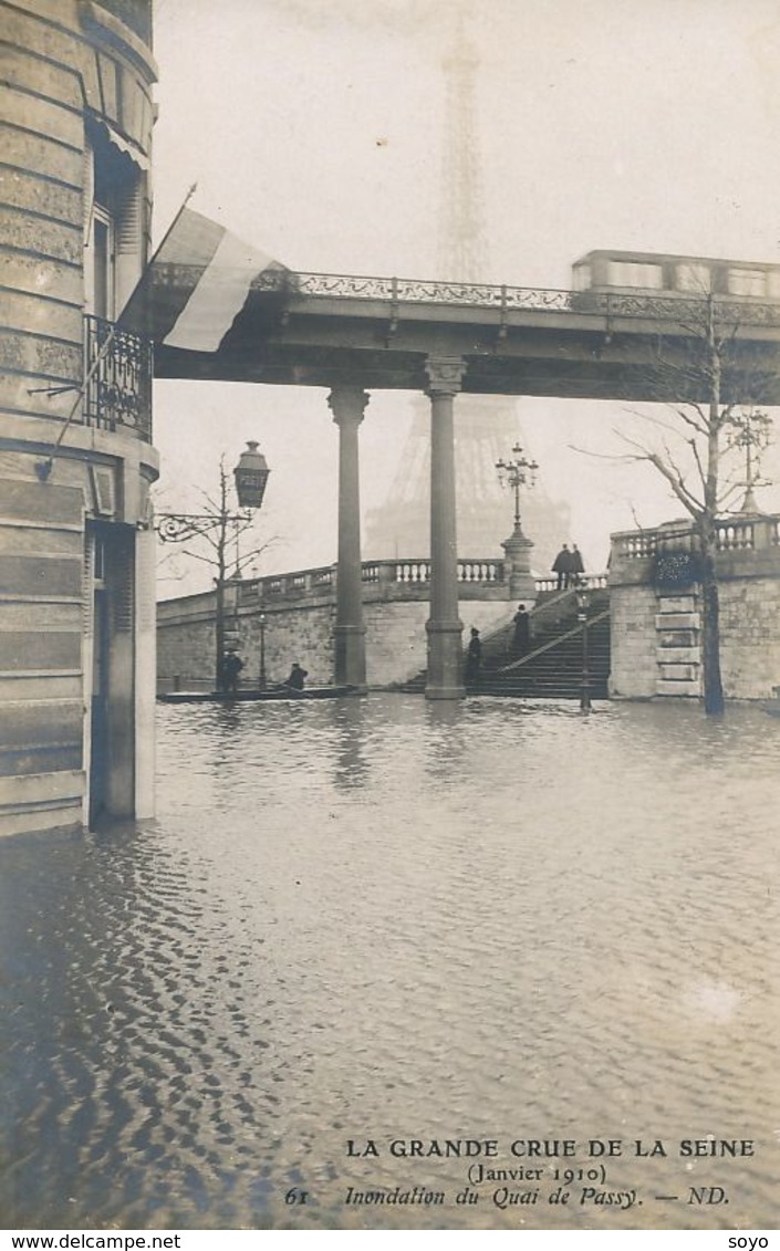 Le Metro Inondation Quai De Passy . Tour Eiffel - Métro